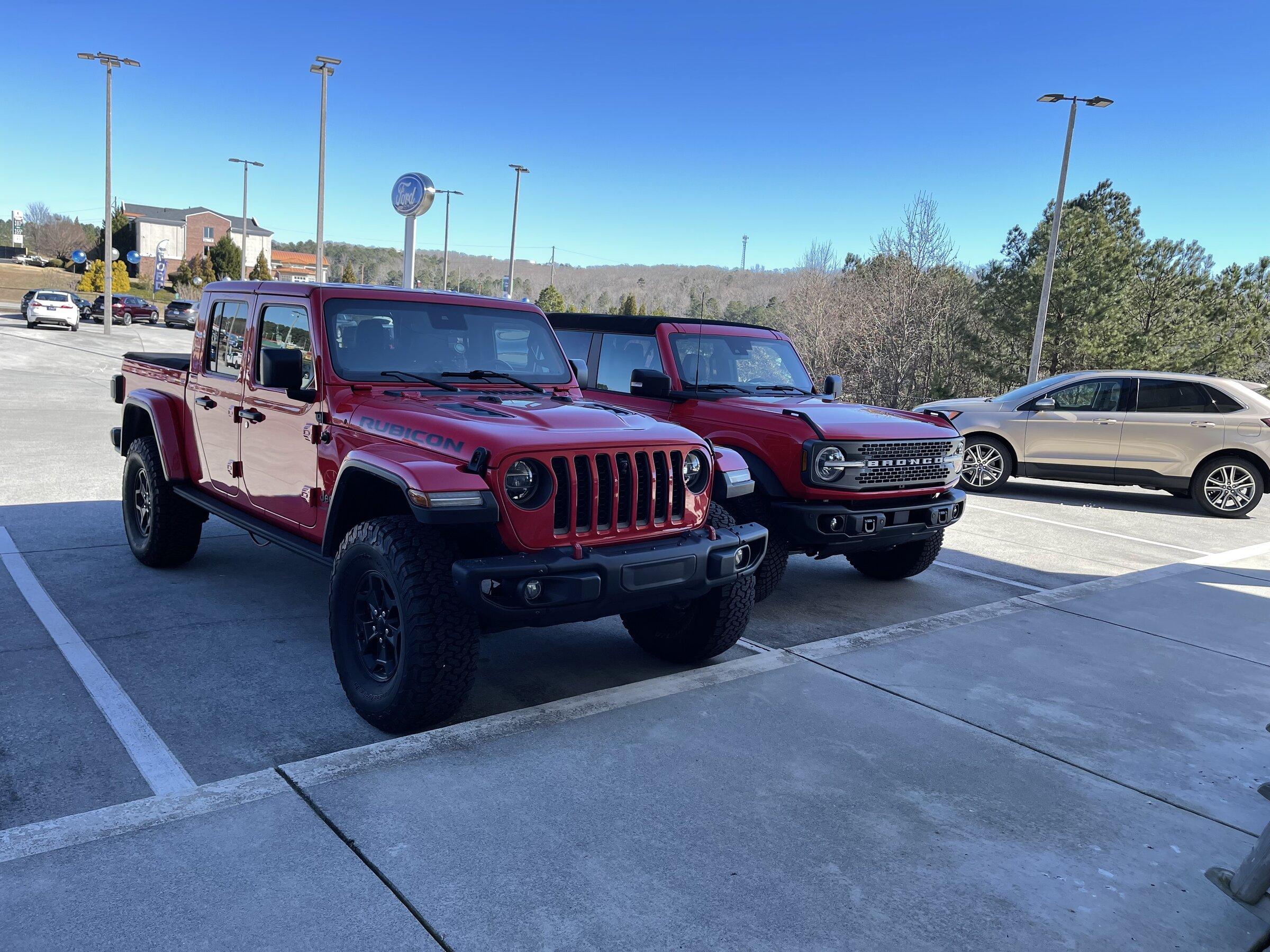 Jeep Gladiator I test drove the 2.3L 4 cylinder Bronco on Sunday 35EEB692-3DC3-4323-A20A-132341F018AB