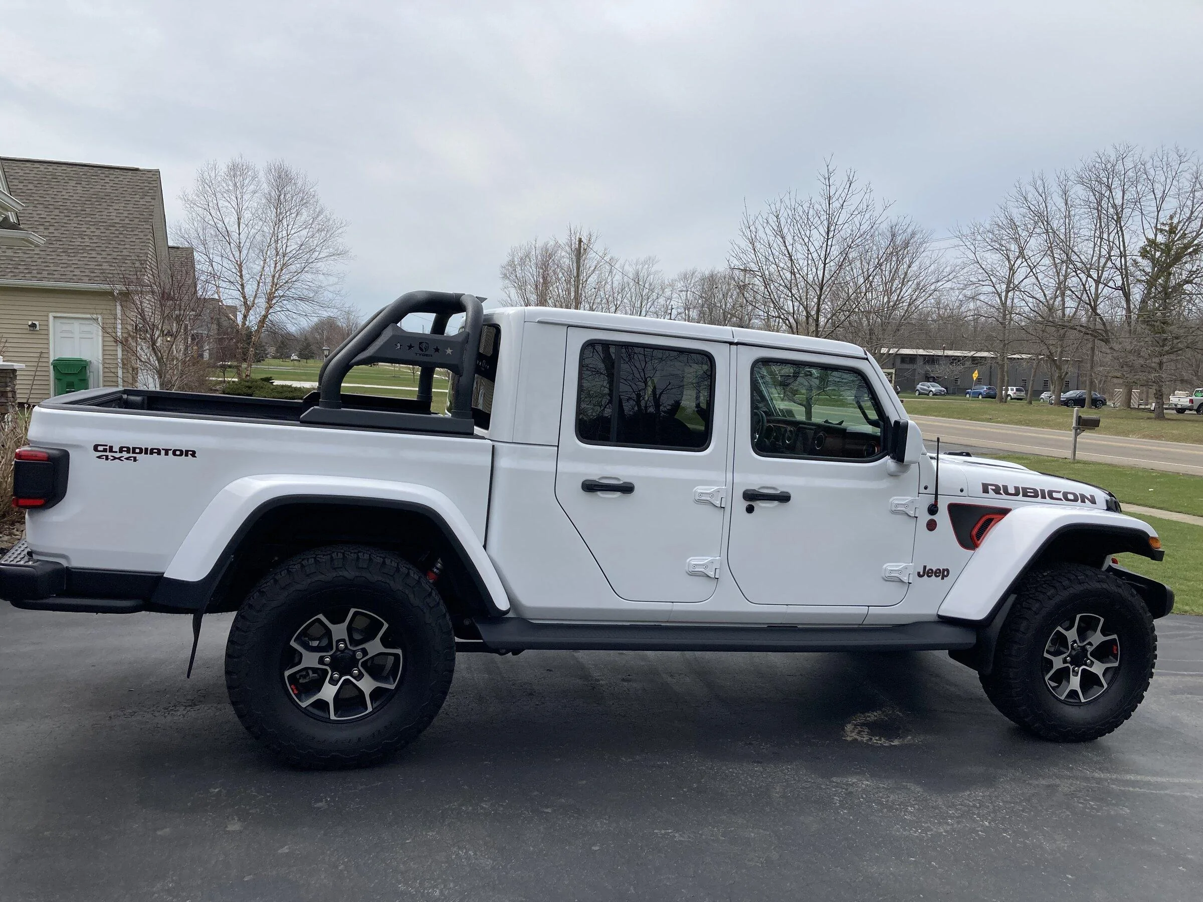 Jeep Gladiator Show us your roll bar! 58B84E8D-E404-4FF7-8533-39554D4A80D1