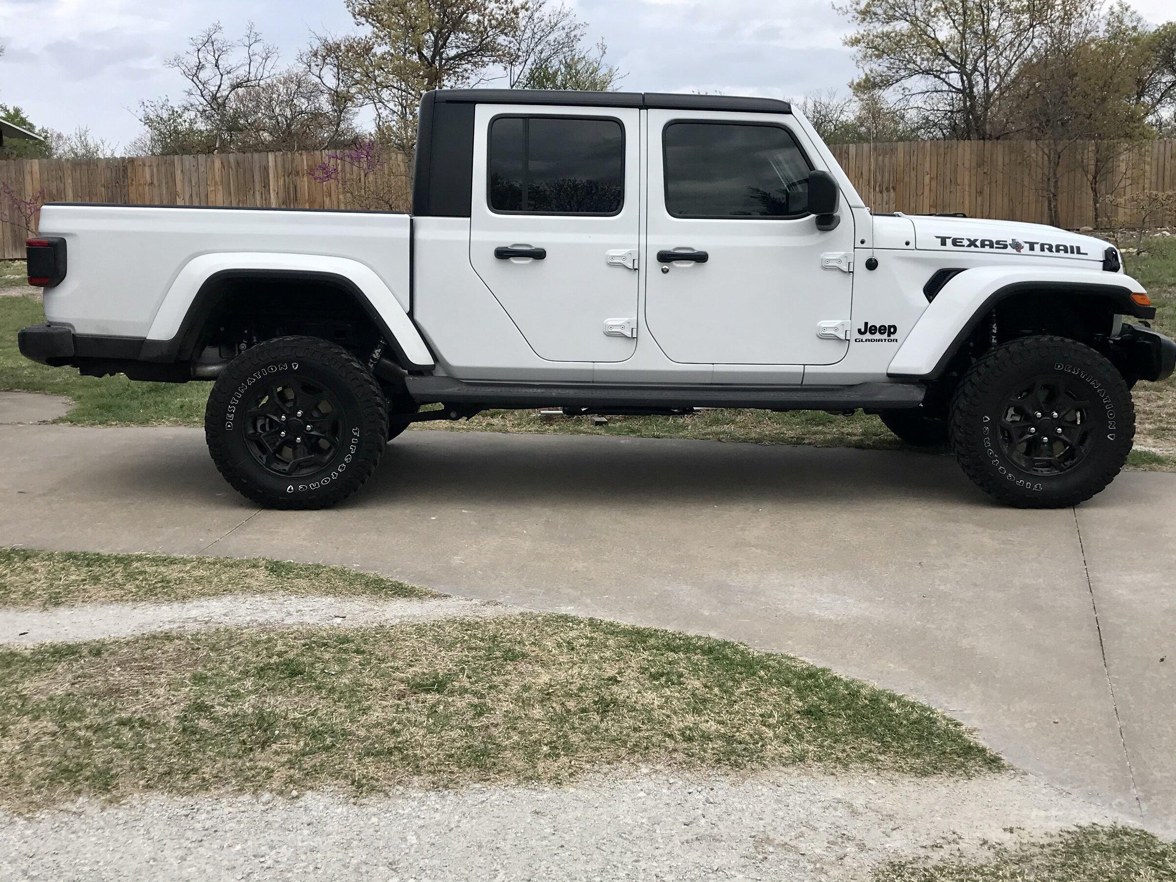 Jeep Gladiator Cubic Money F35BE694-5A6D-4341-AEEE-E5748F6C0801