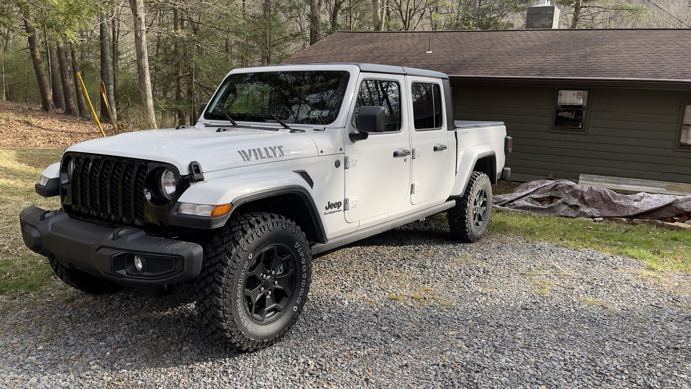 Jeep Gladiator BRIGHT WHITE Gladiator JT Club D36F7DB6-0F51-455D-9607-92242369996D