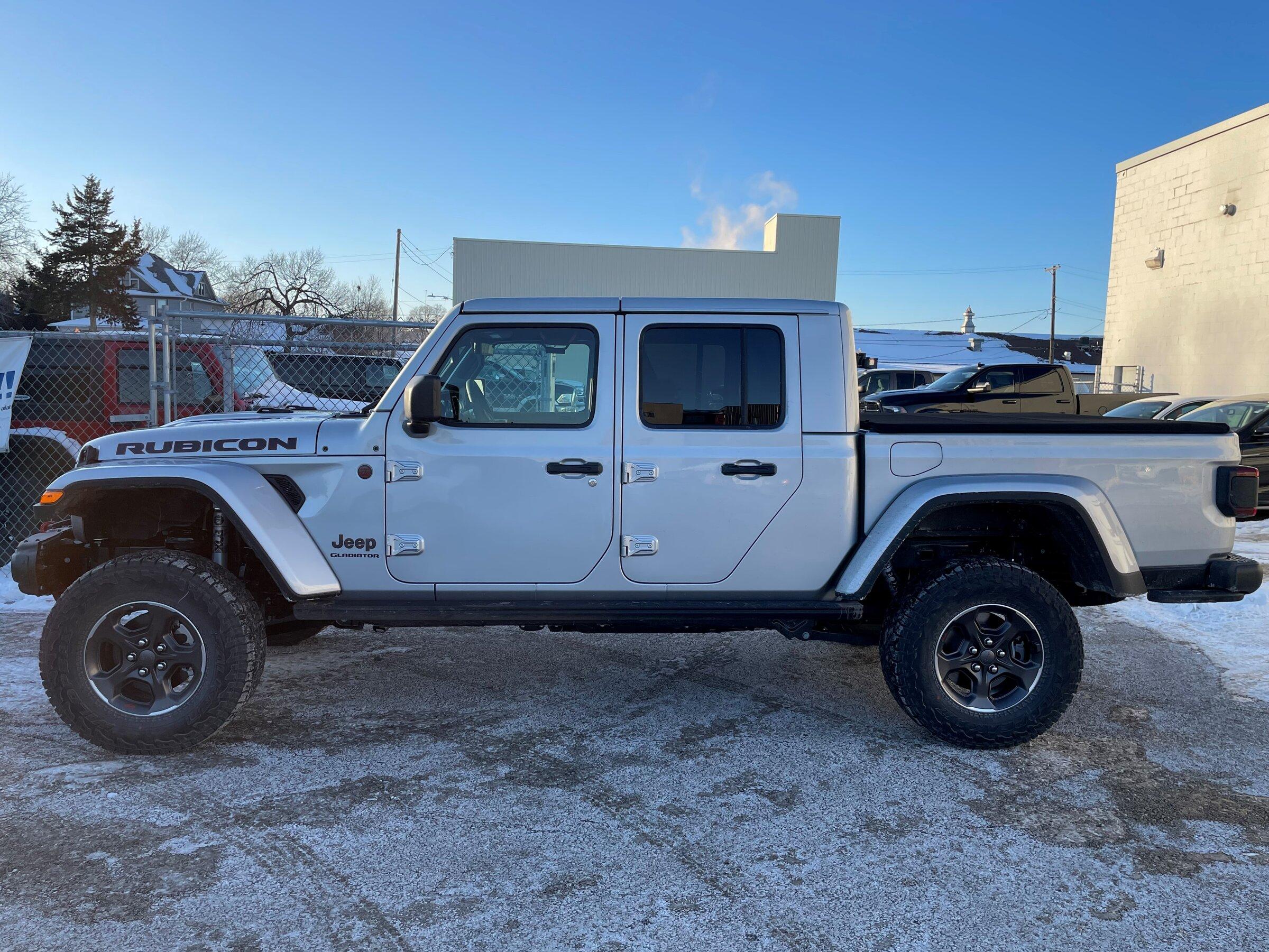 Jeep Gladiator guys with 2.5" and 3.5" lifts JTRD Mopar Lift 2 (2).JPG