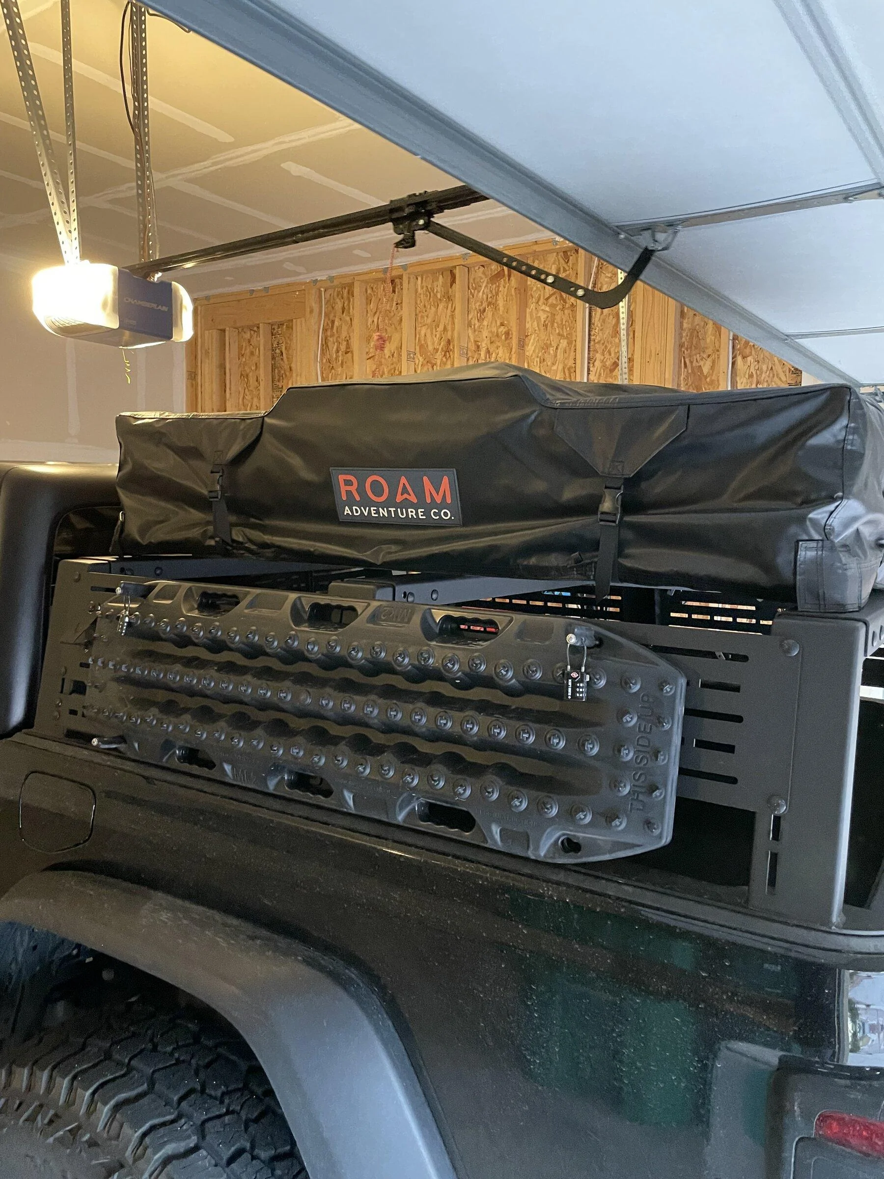 Jeep Gladiator Rebel Off Road XPLOR Half Rack IMG-1716