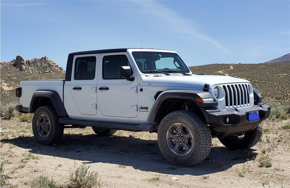 Jeep Gladiator Gladiators on Mopar 2" Lift Kit 20210509_132331cropped no LP (Medium)