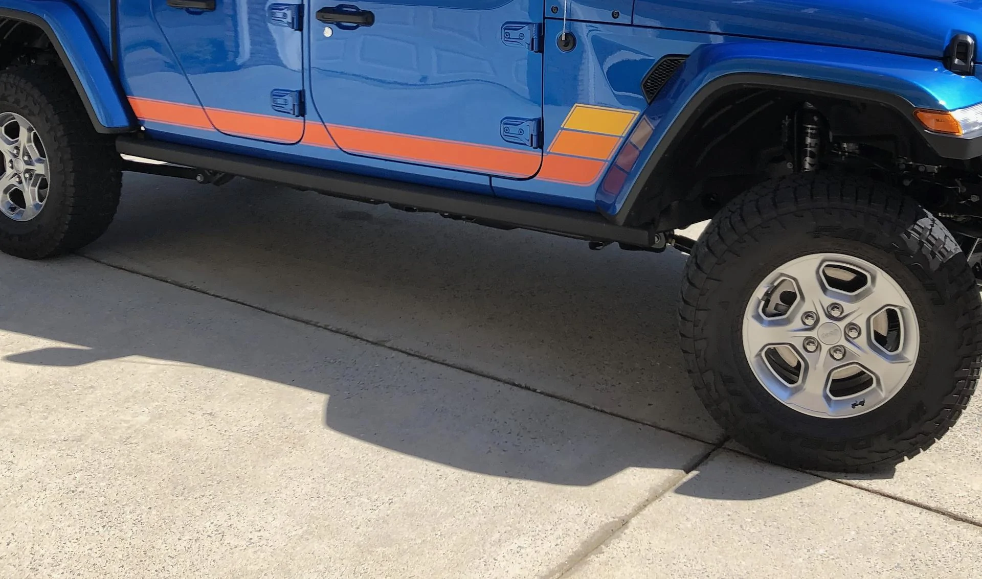 Side stripe.jpg