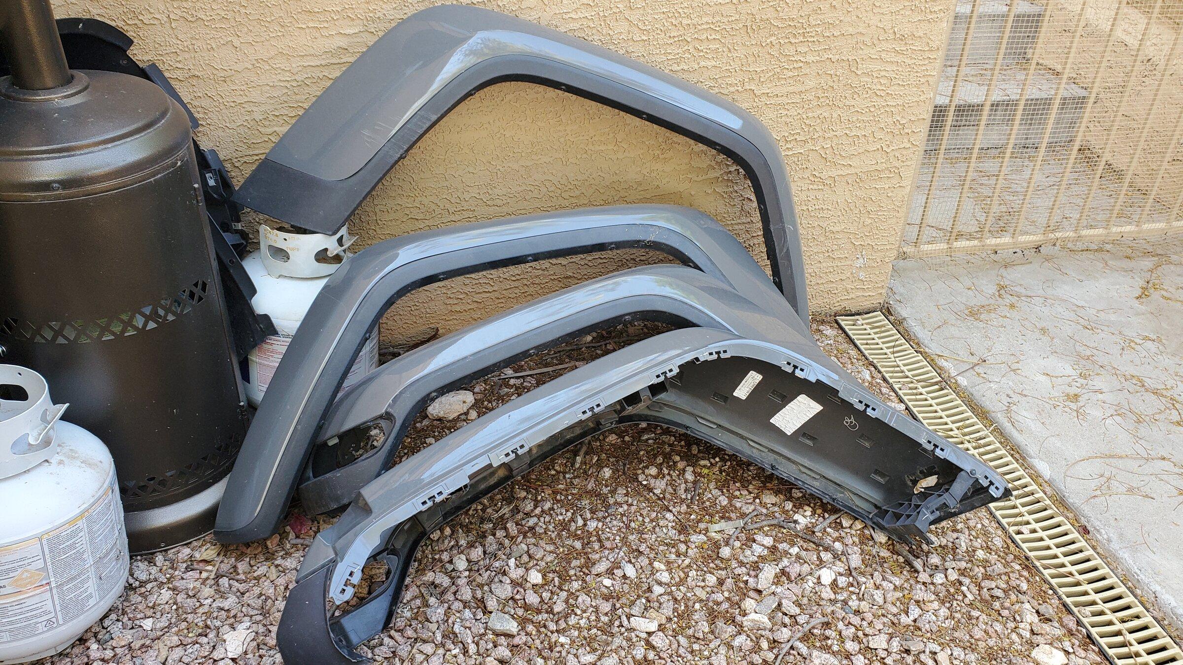 Jeep Gladiator JT Gladiator Rubicon Front/Rear Fenders $499 or BO 20220405_093938