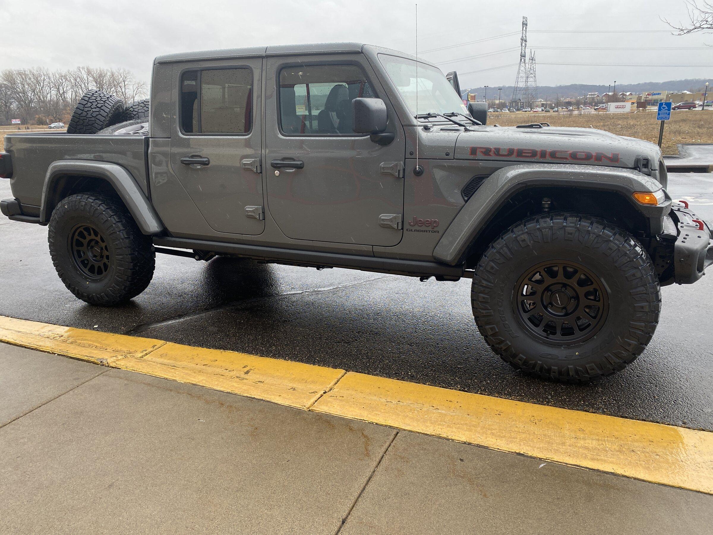 Jeep Gladiator STING GRAY Gladiator JT Club D3BF6FF2-1950-43C1-8771-9D5879632469