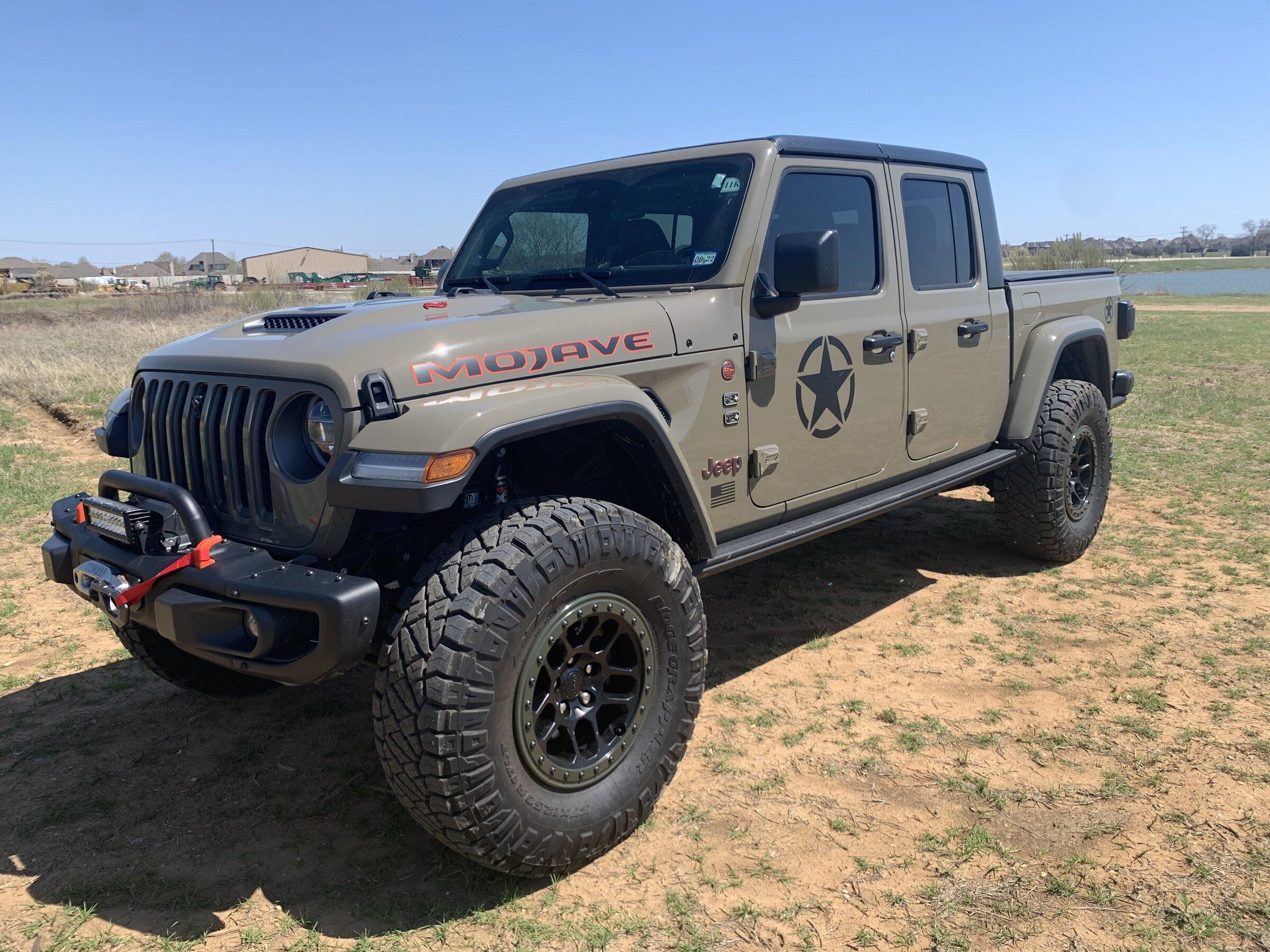 Jeep Gladiator 5x Mopar beadlock capable wheels $1200 Dallas area 6183F7BE-98CD-4068-86C6-F47FBC0218BB
