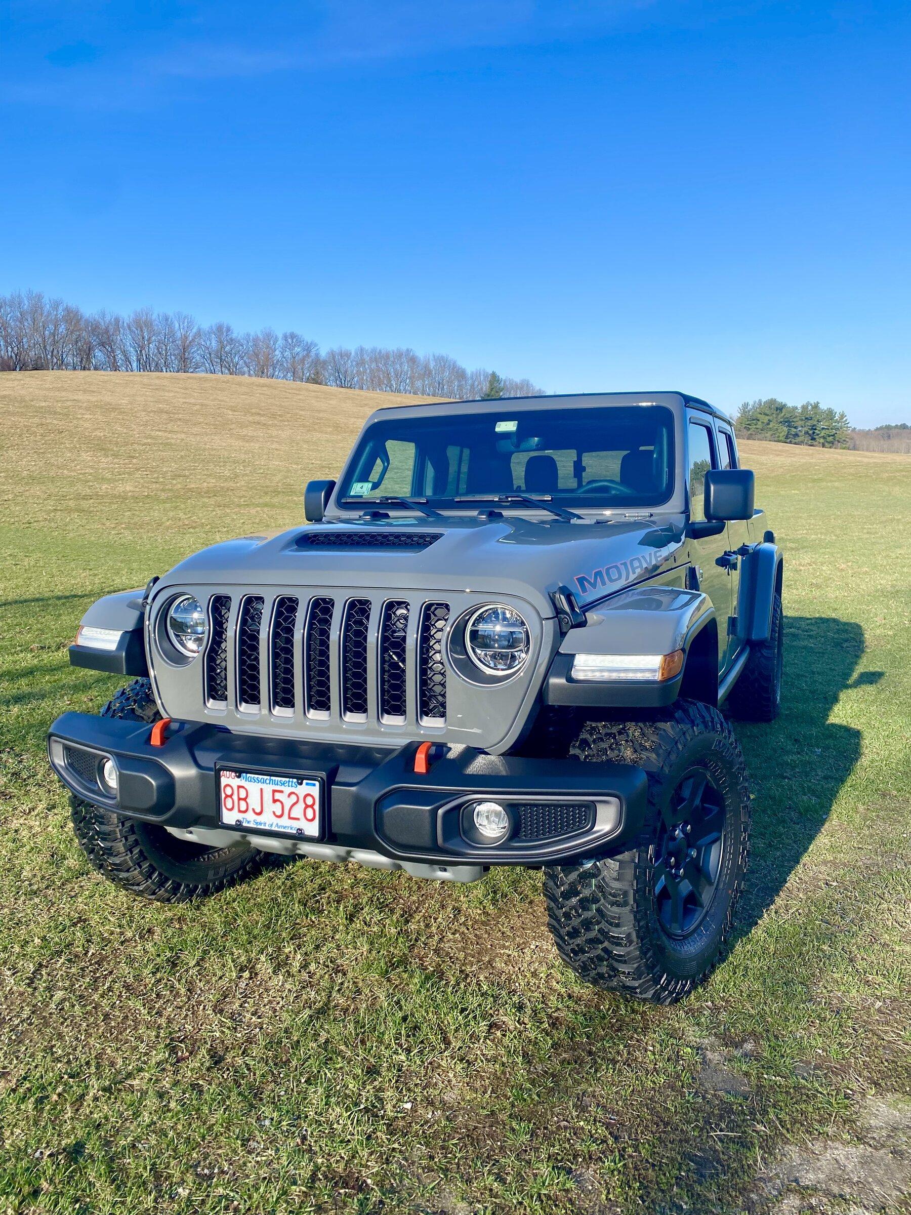 Jeep Gladiator MOJAVE Edition Gladiator JT Club F77A31BF-18AF-4ACC-B878-D1568742EE88