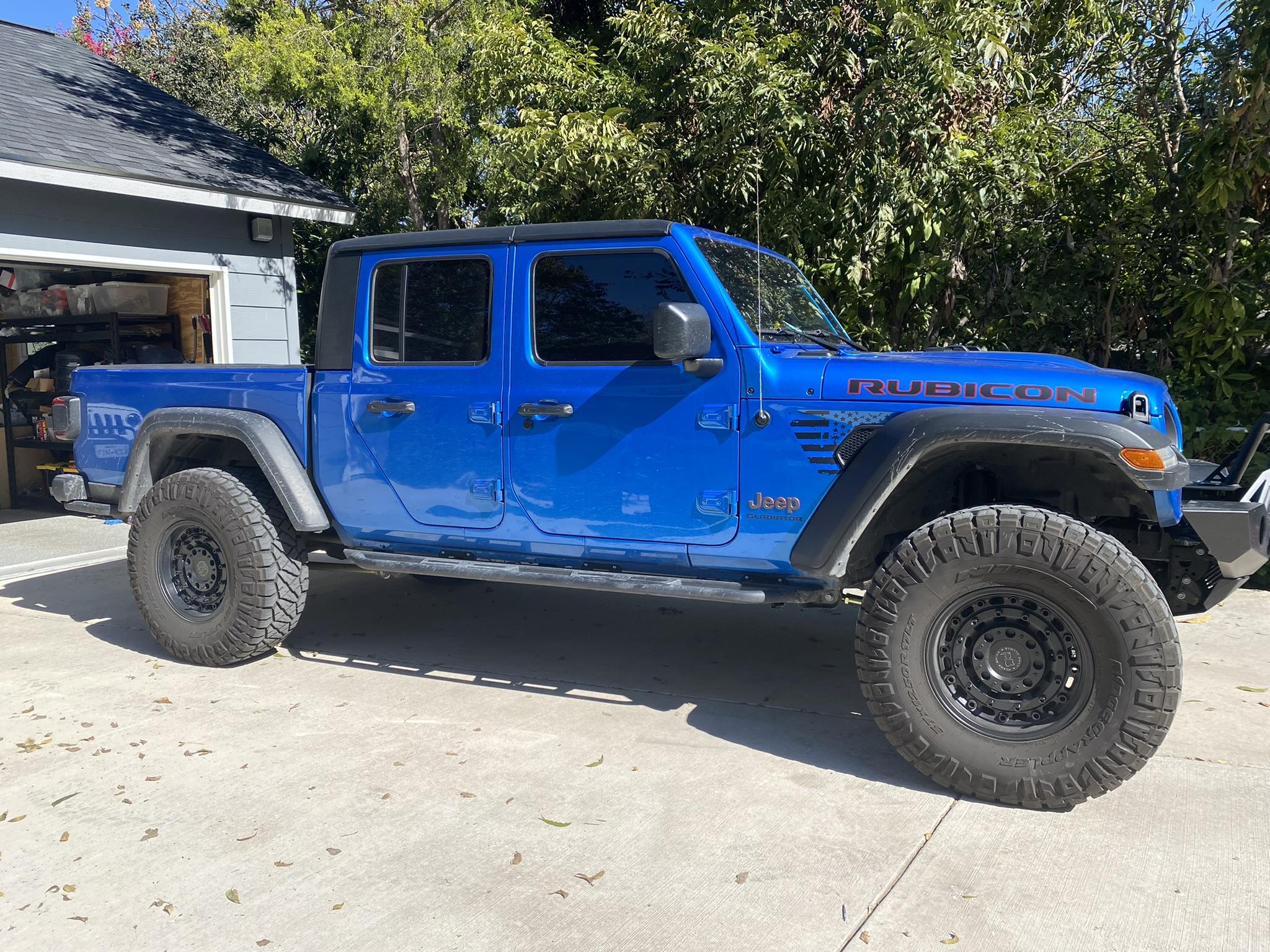 Jeep Gladiator 2021 JTRD with metal cloak lift $59k C30E4221-2739-4F32-99F2-D7BCF255C110