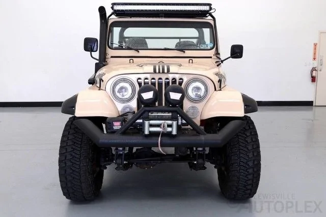 Jeep Gladiator Jeep retro winch bumper 82-jeep-cj-scrambler-lifted-custom-bumper-warn-winch-2