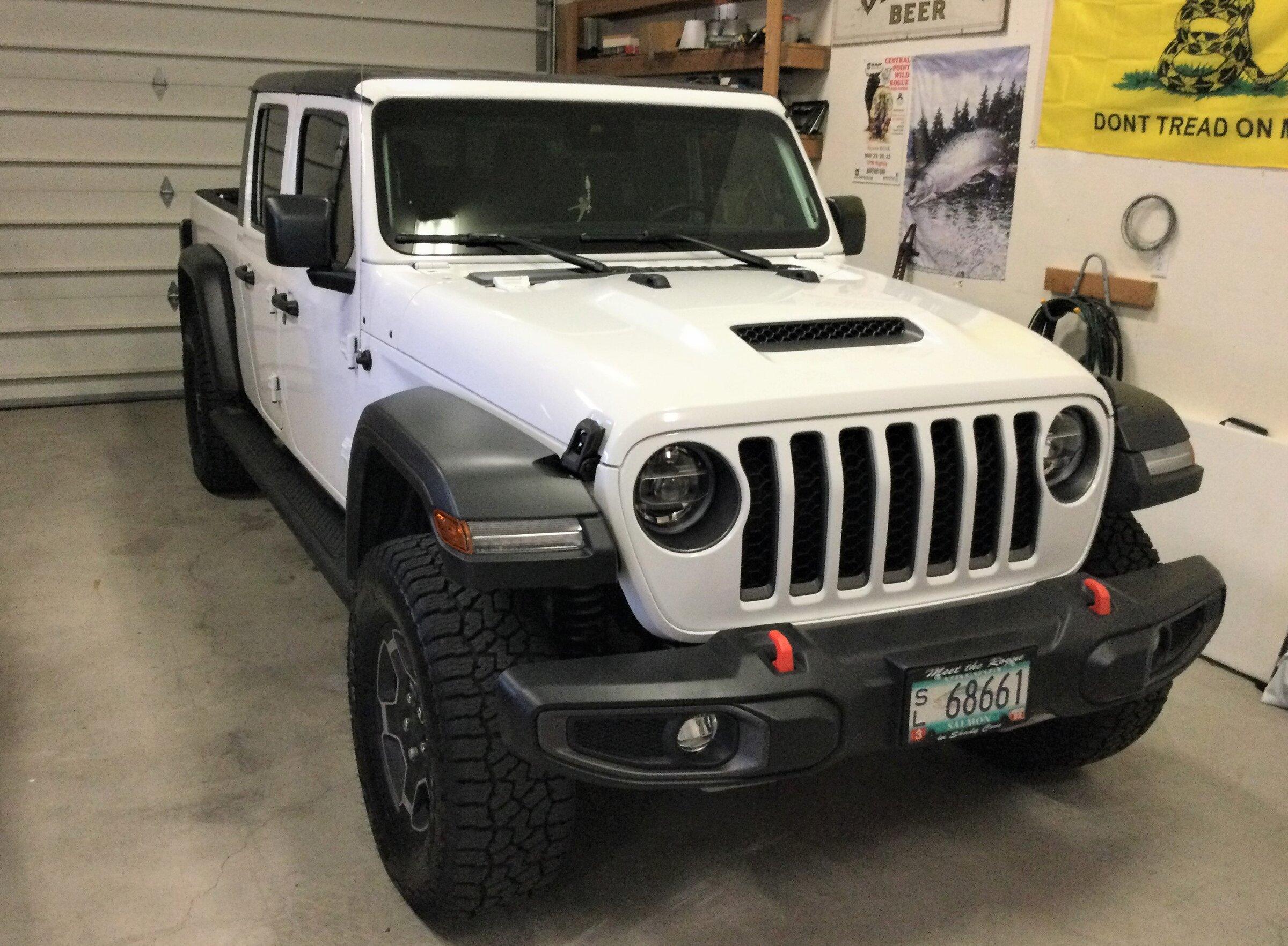 Jeep Gladiator mojave or rubicon IMG_0283 (3).JPG