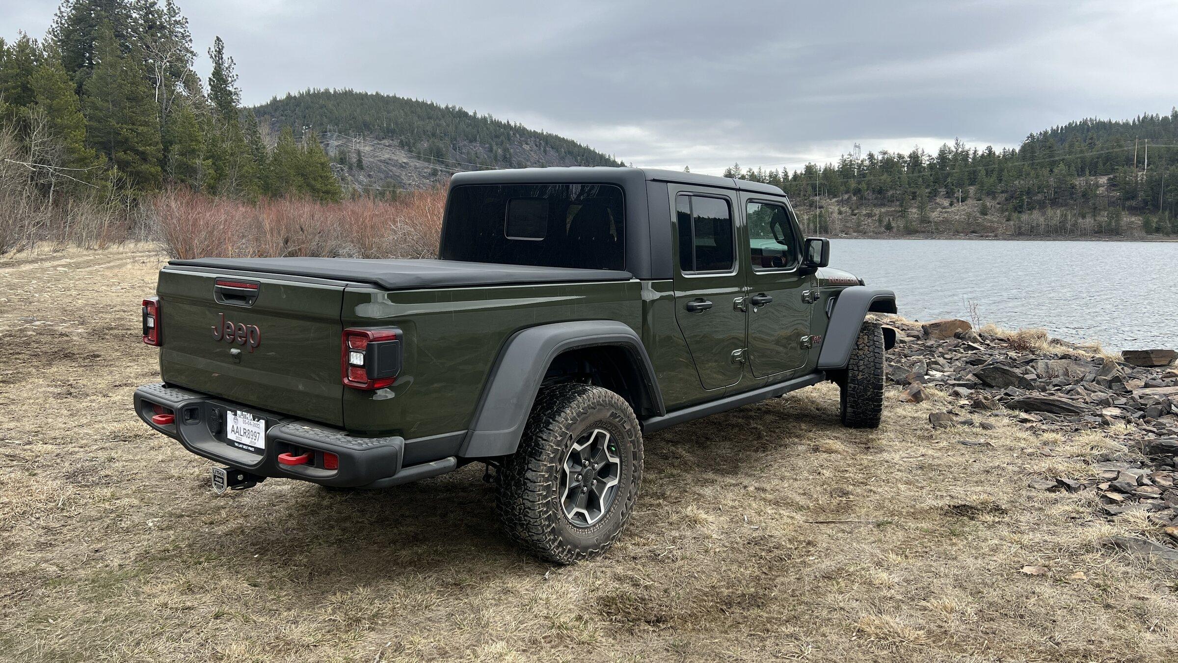 Jeep Gladiator Rubi rims.  Replace or buy one more 6D584A04-2172-435F-8CDB-DCF73D5FA2E4
