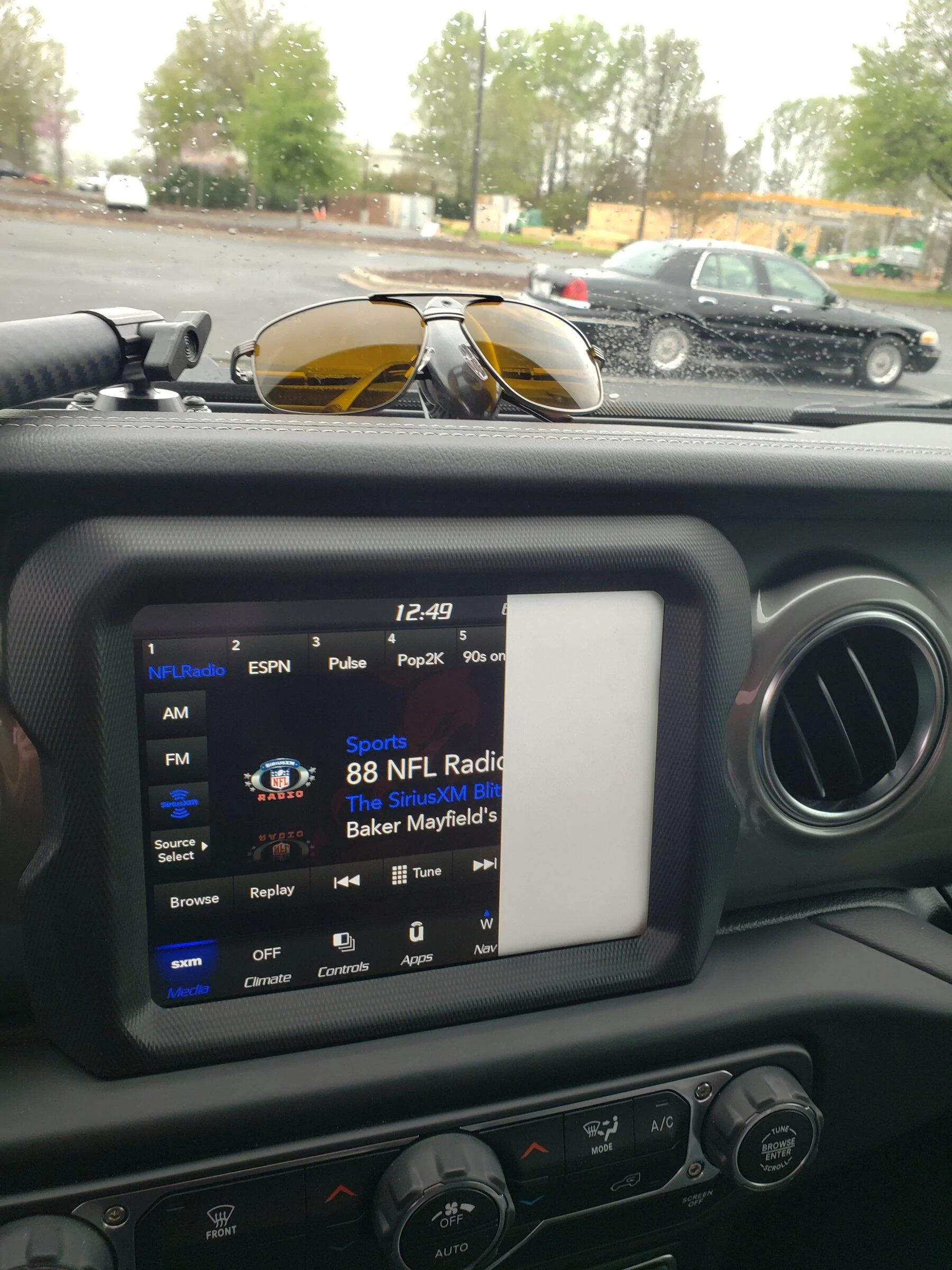 Jeep Gladiator Part of touchscreen just kinda quit working.... 20220407_124950