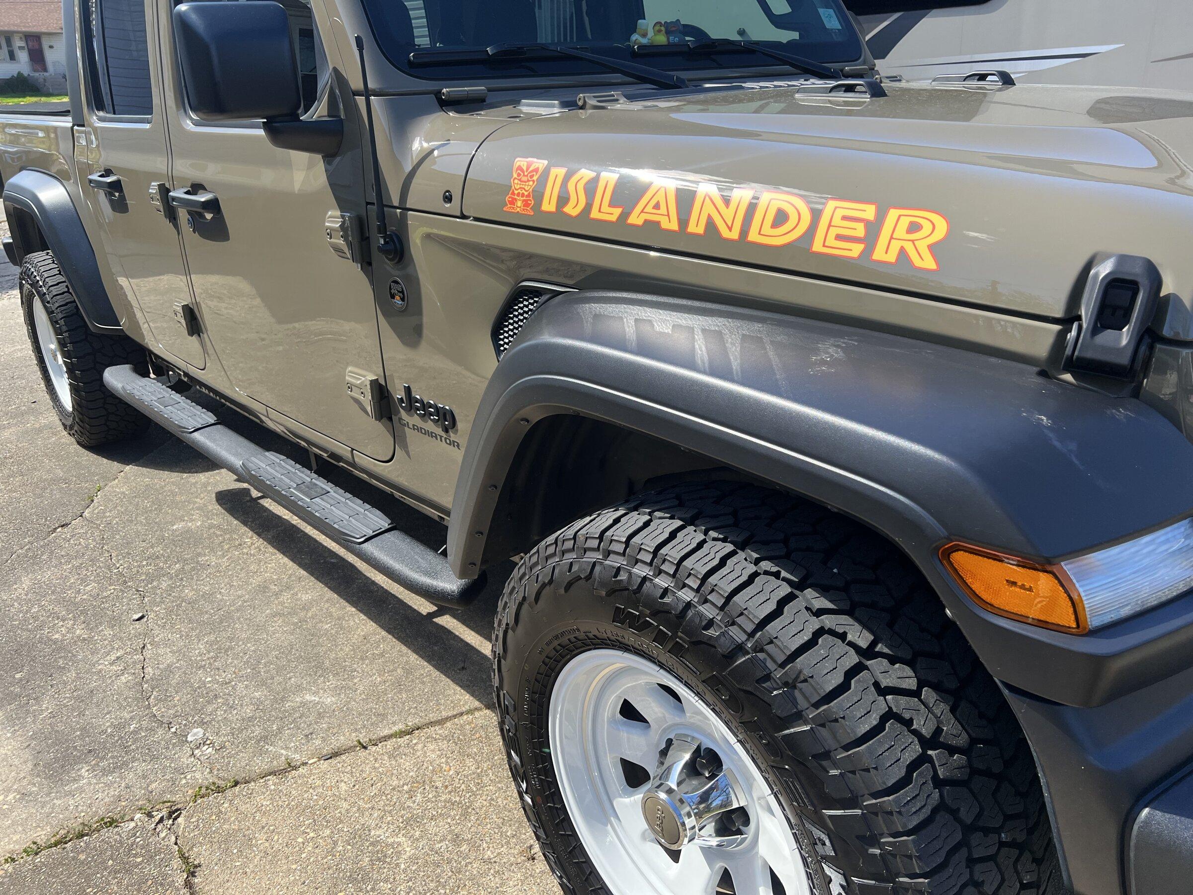 Jeep Gladiator Stickers and decal pics! 3427FA06-E165-47BF-ADA3-BC4587C41199