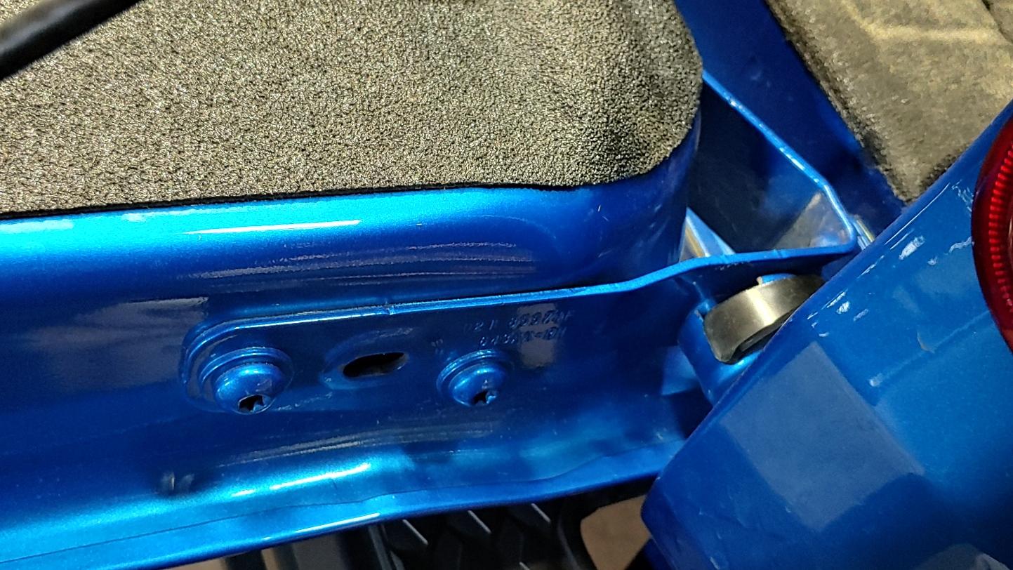 Jeep Gladiator Rear tailgate closure 20220407_134354_HDR