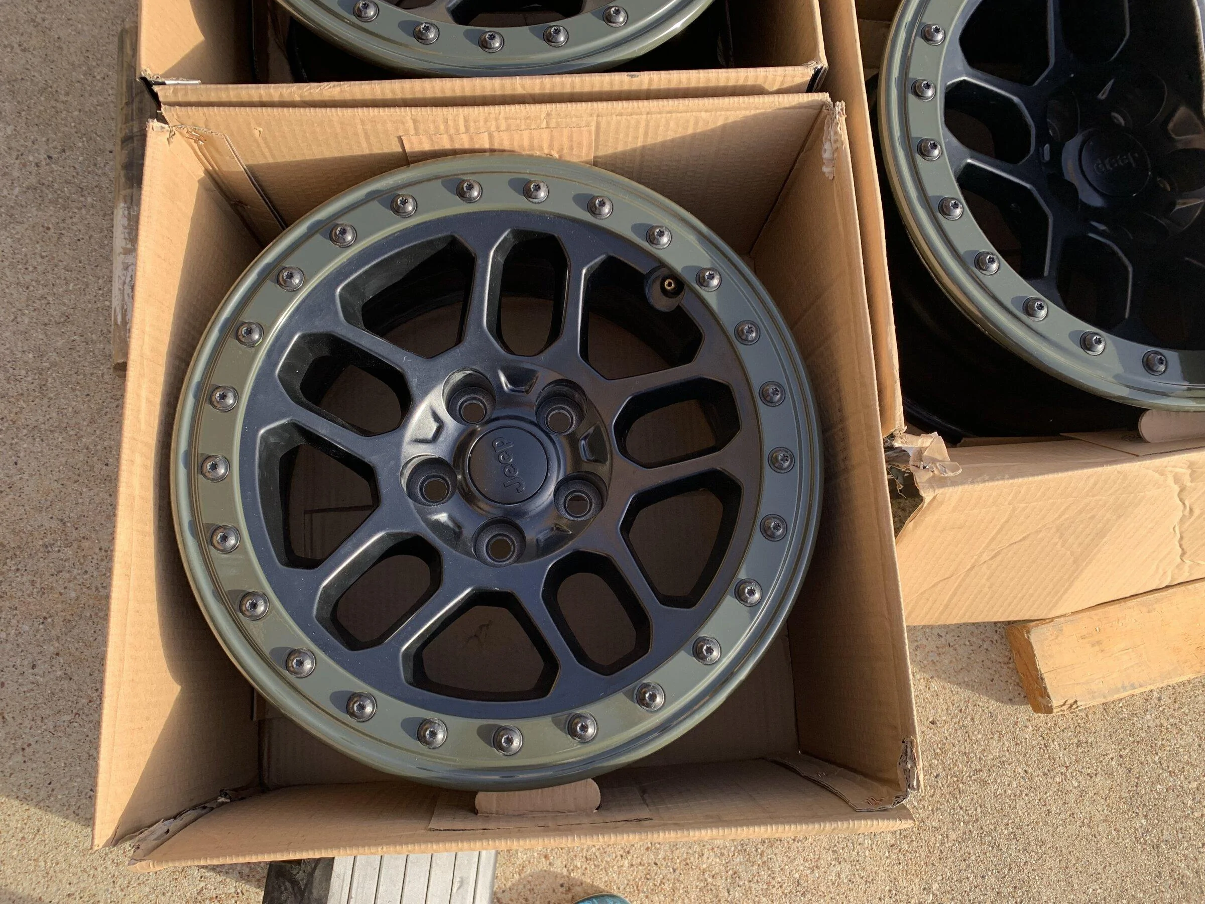 Jeep Gladiator 5x Mopar beadlock capable wheels $1200 Dallas area DF39AFD7-6C23-4DC3-84E6-166B36AAB79C
