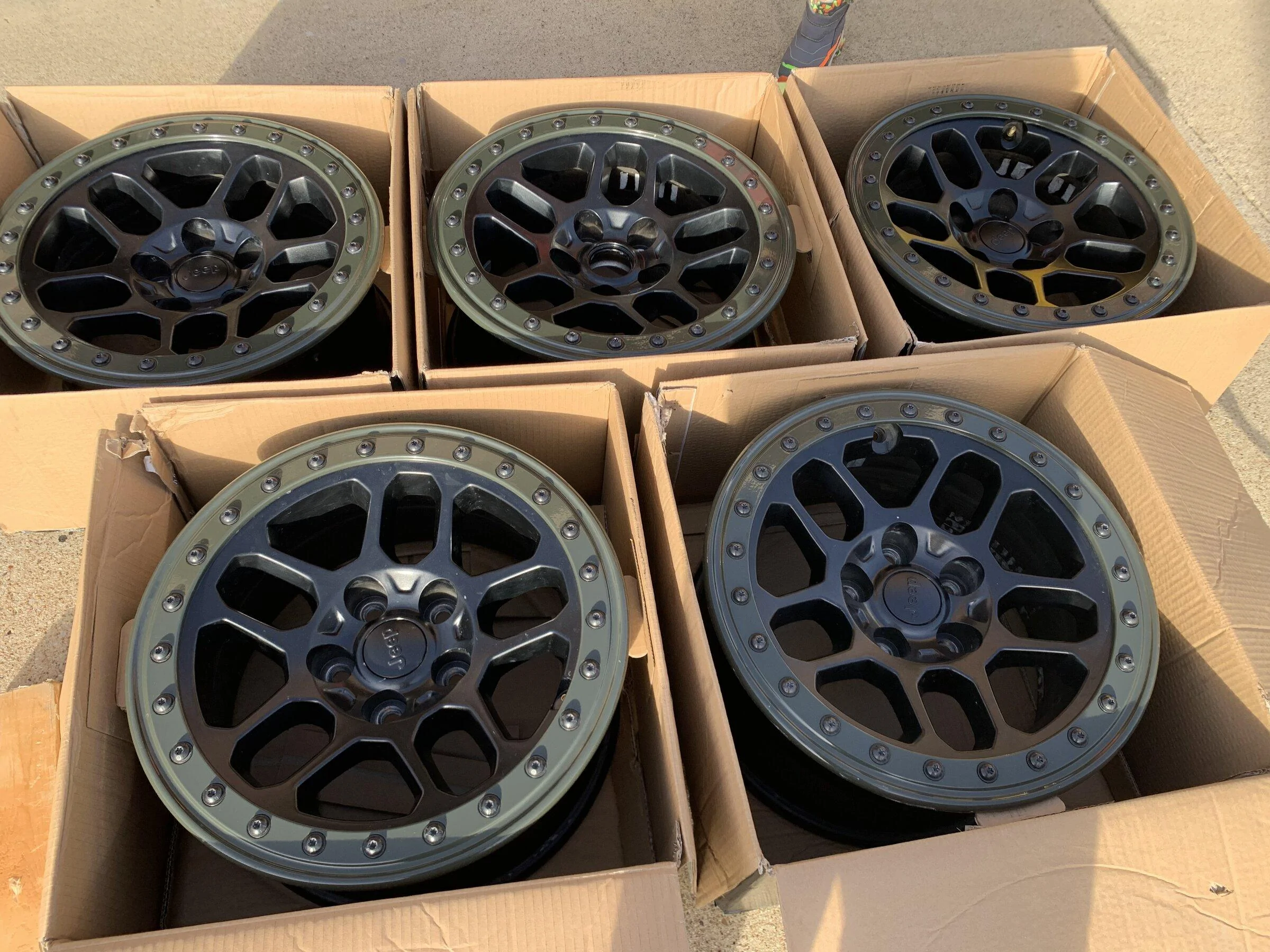 Jeep Gladiator 5x Mopar beadlock capable wheels $1200 Dallas area FCA28183-31F9-4A29-8274-BC8981A2B3EE