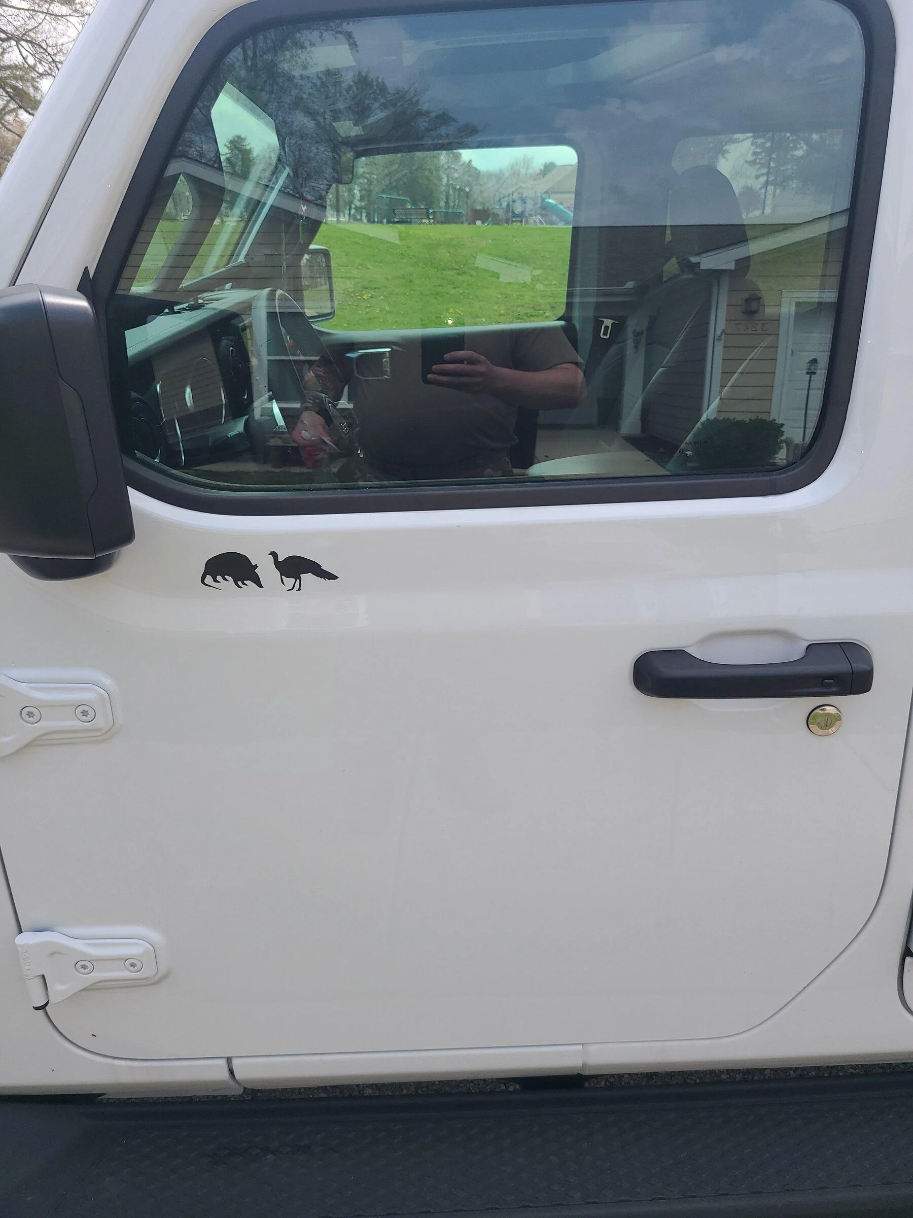 Jeep Gladiator Was attacked by a turkey today 20220406_124748