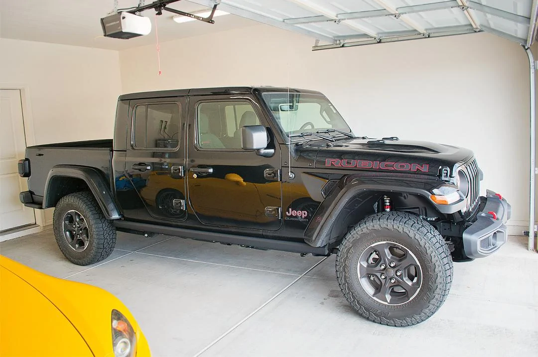 Jeep Gladiator Photo challenge.. Show me your Gladiator in your garage. garage2