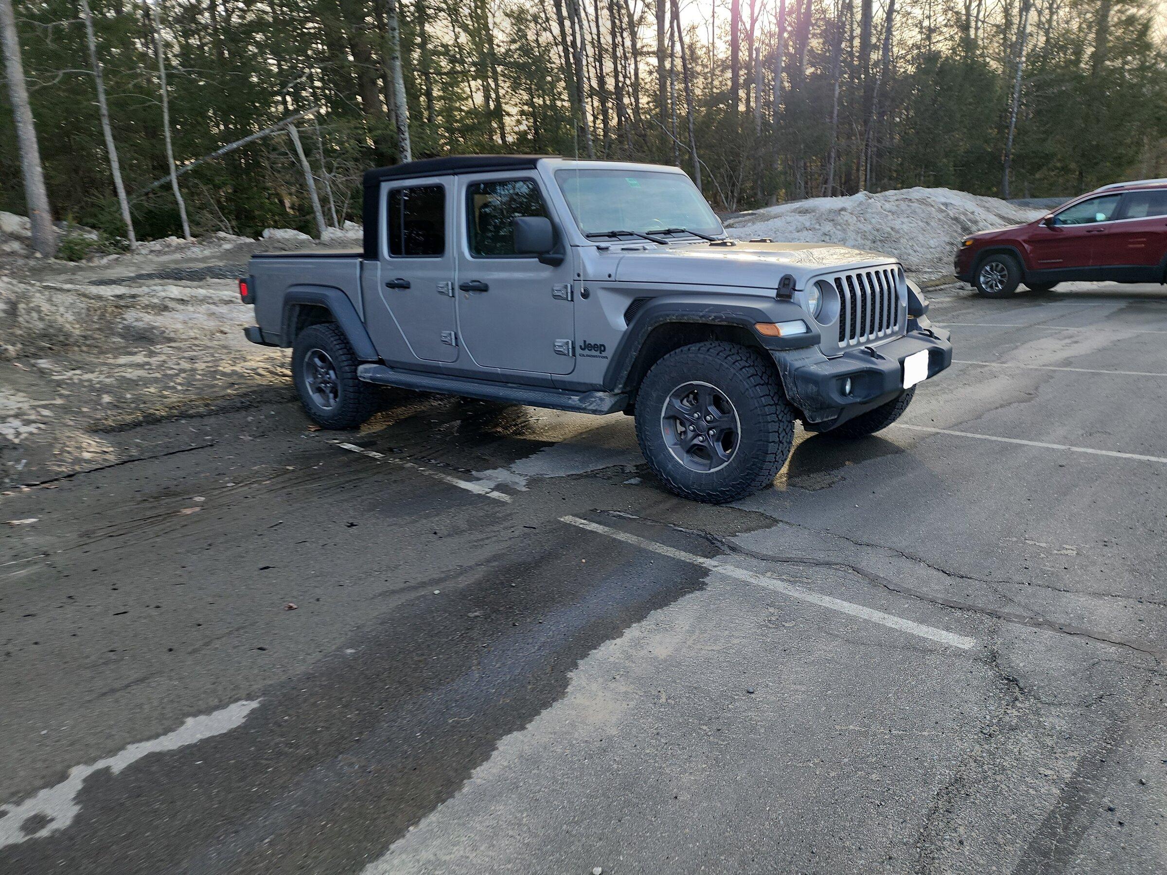 Jeep Gladiator Sport S with Rubicon suspension $45,678.90 IMG_20220330_174401_01