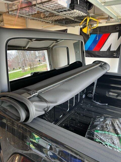 Jeep Gladiator Mopar Soft roll-upTonneau Cover image5