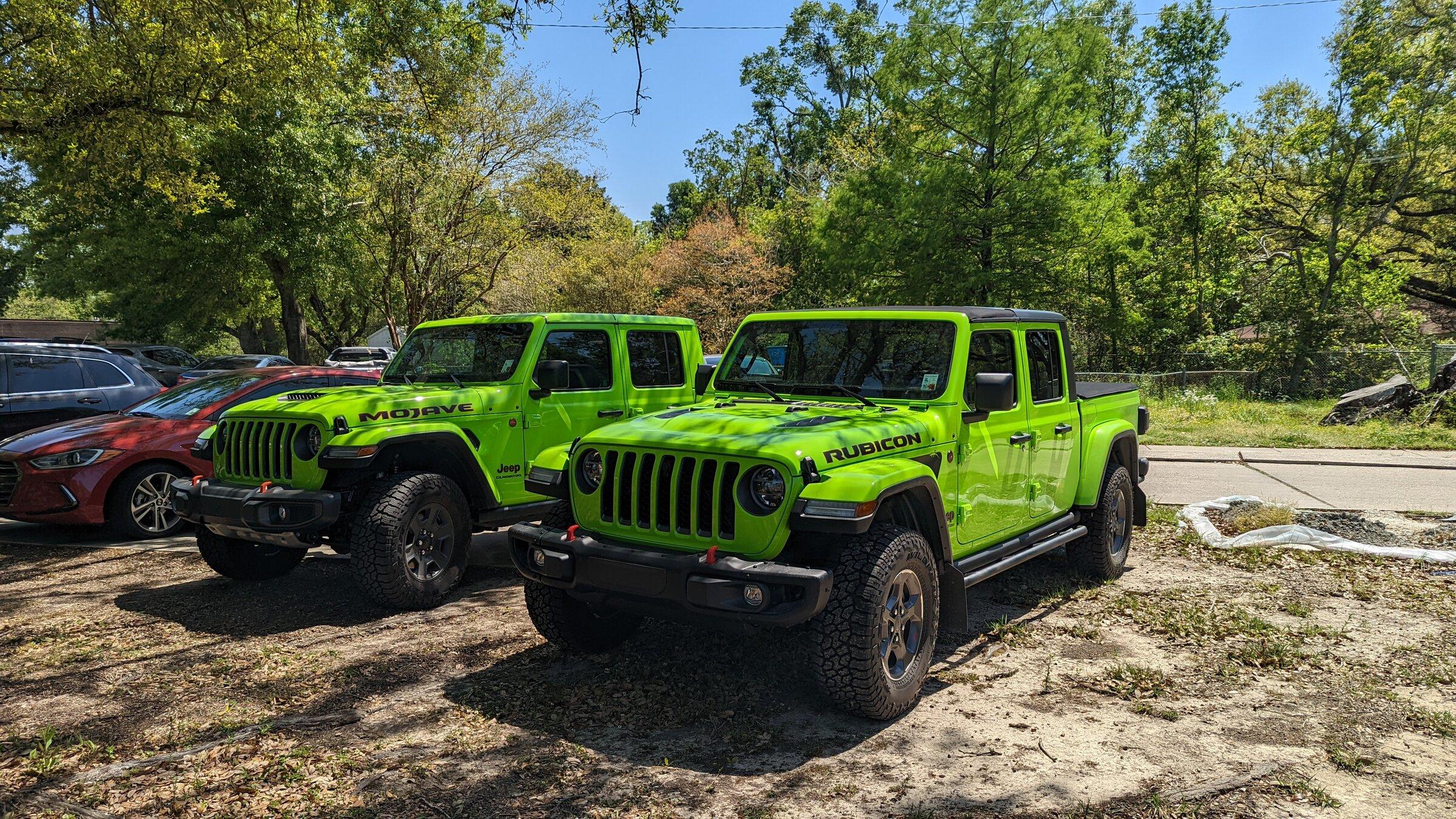 Jeep Gladiator Jeeps Parking Next To Jeeps PXL_20220408_185643016