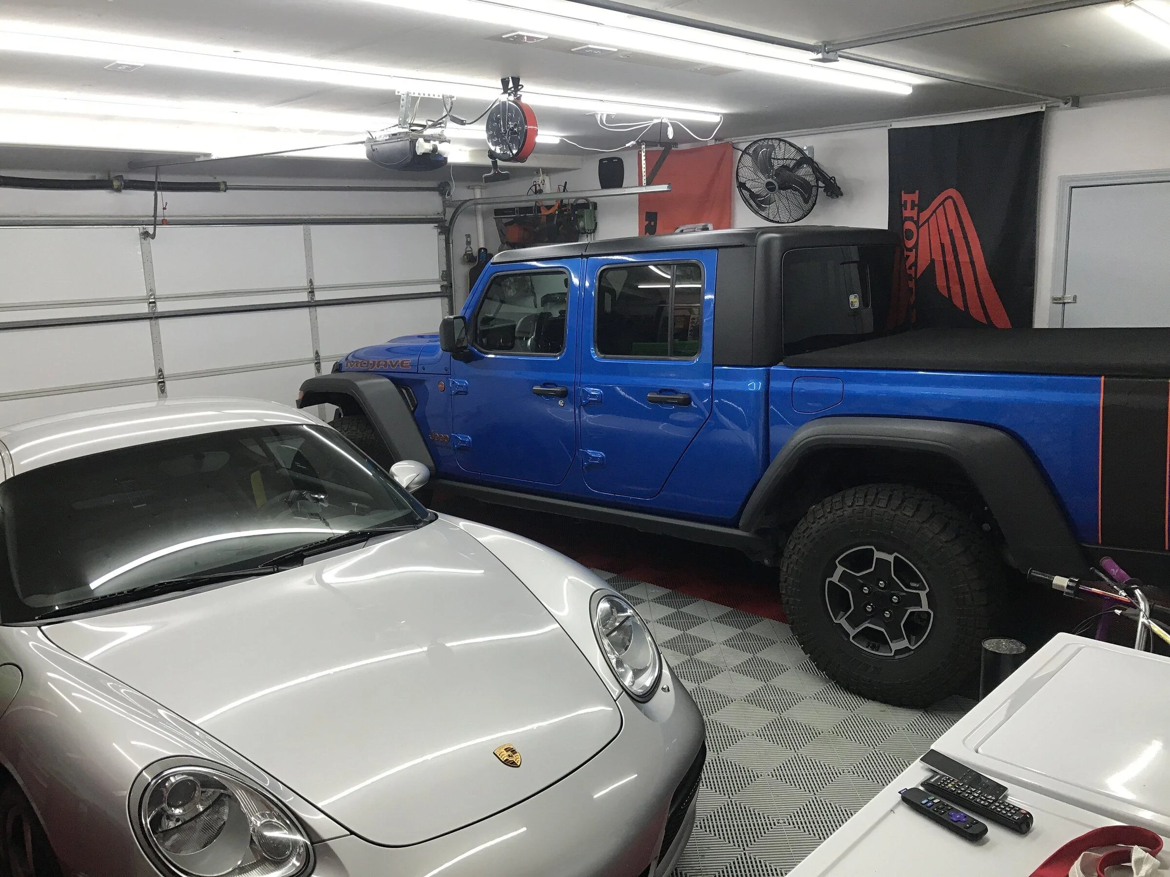 Jeep Gladiator Photo challenge.. Show me your Gladiator in your garage. imag