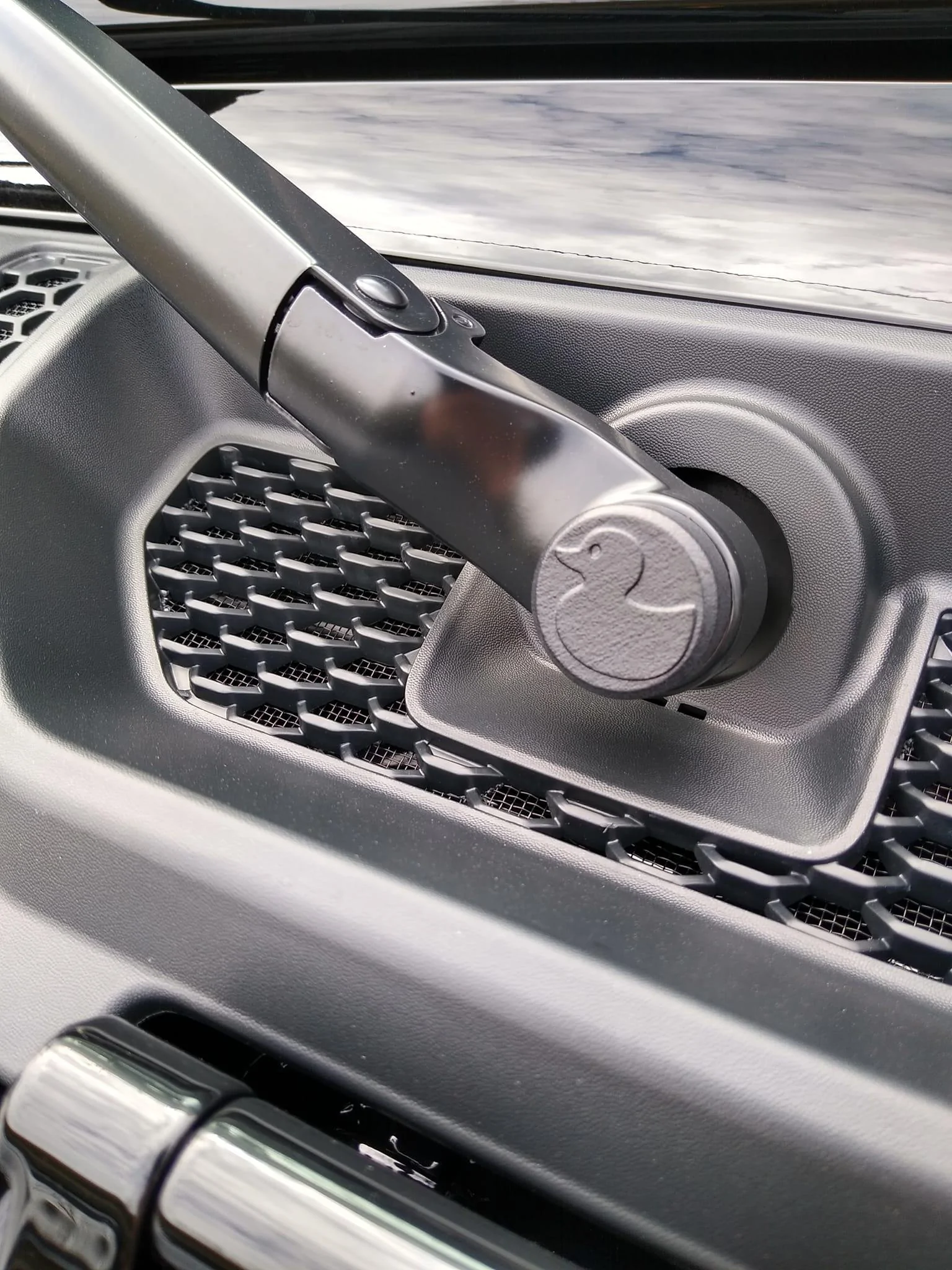 Jeep Gladiator ?? ☔️ Threedom Custom Wiper Arm Caps? duck