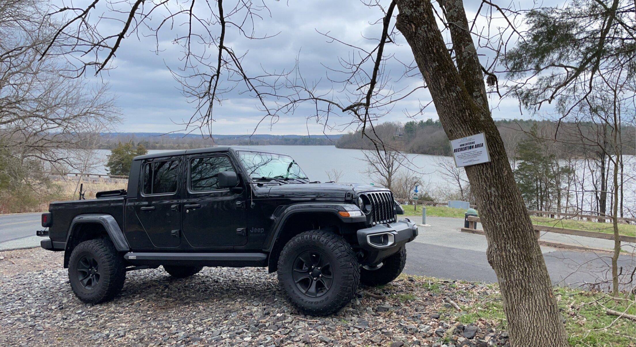 Jeep Gladiator BLACK Gladiator JT Club 3AB933E5-320D-4791-B3BB-B190883112AB