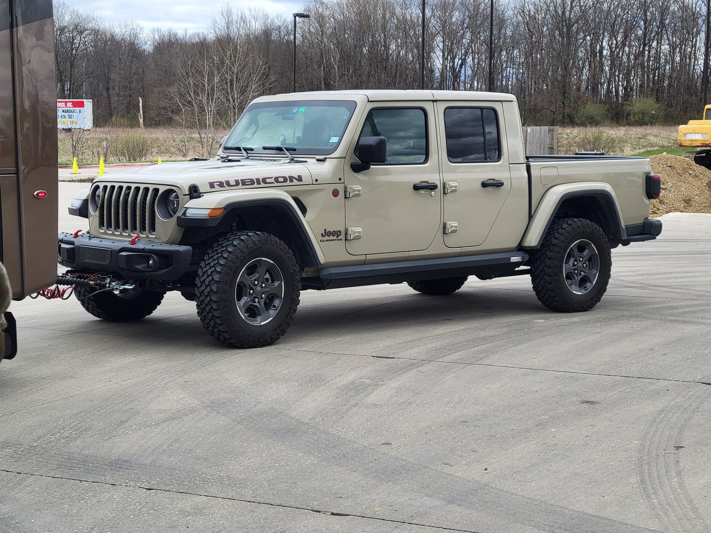 Jeep Gladiator Gobi Gladiators Waiting Room 20220409_141351