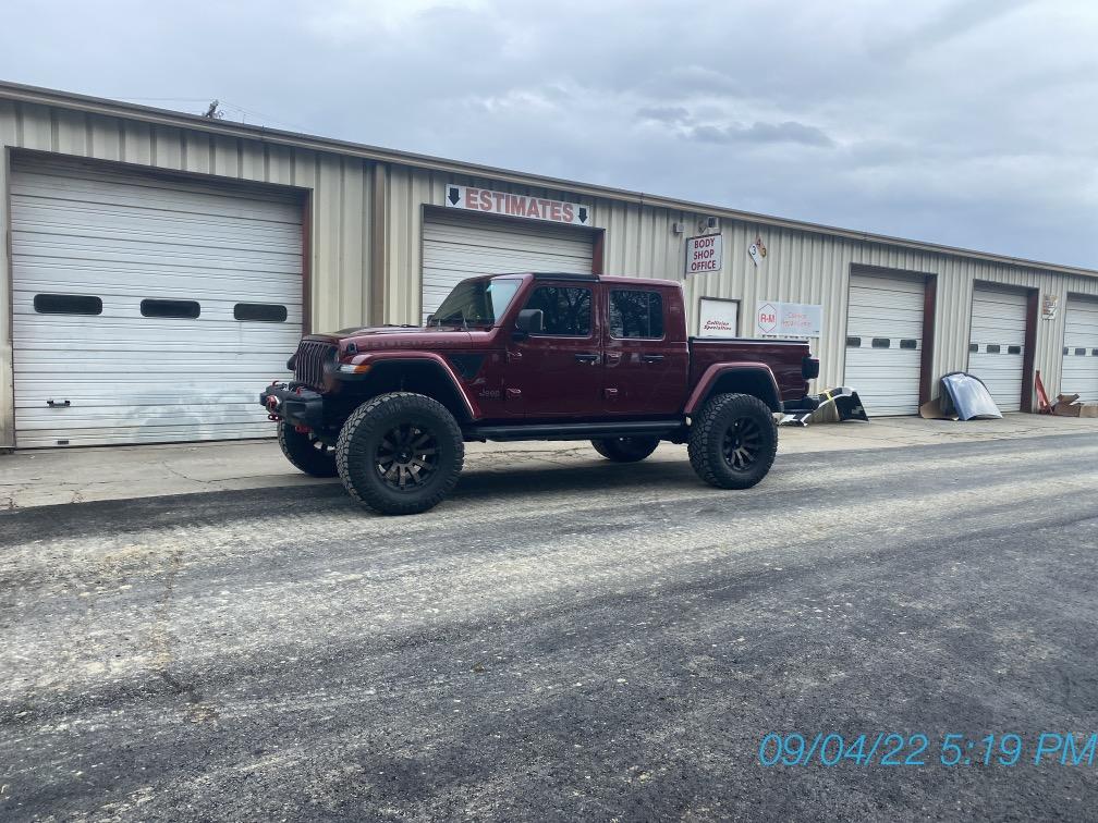 Jeep Gladiator Lets see all those Gladiators with lifts and bigger tires! IMG_2439.JPG