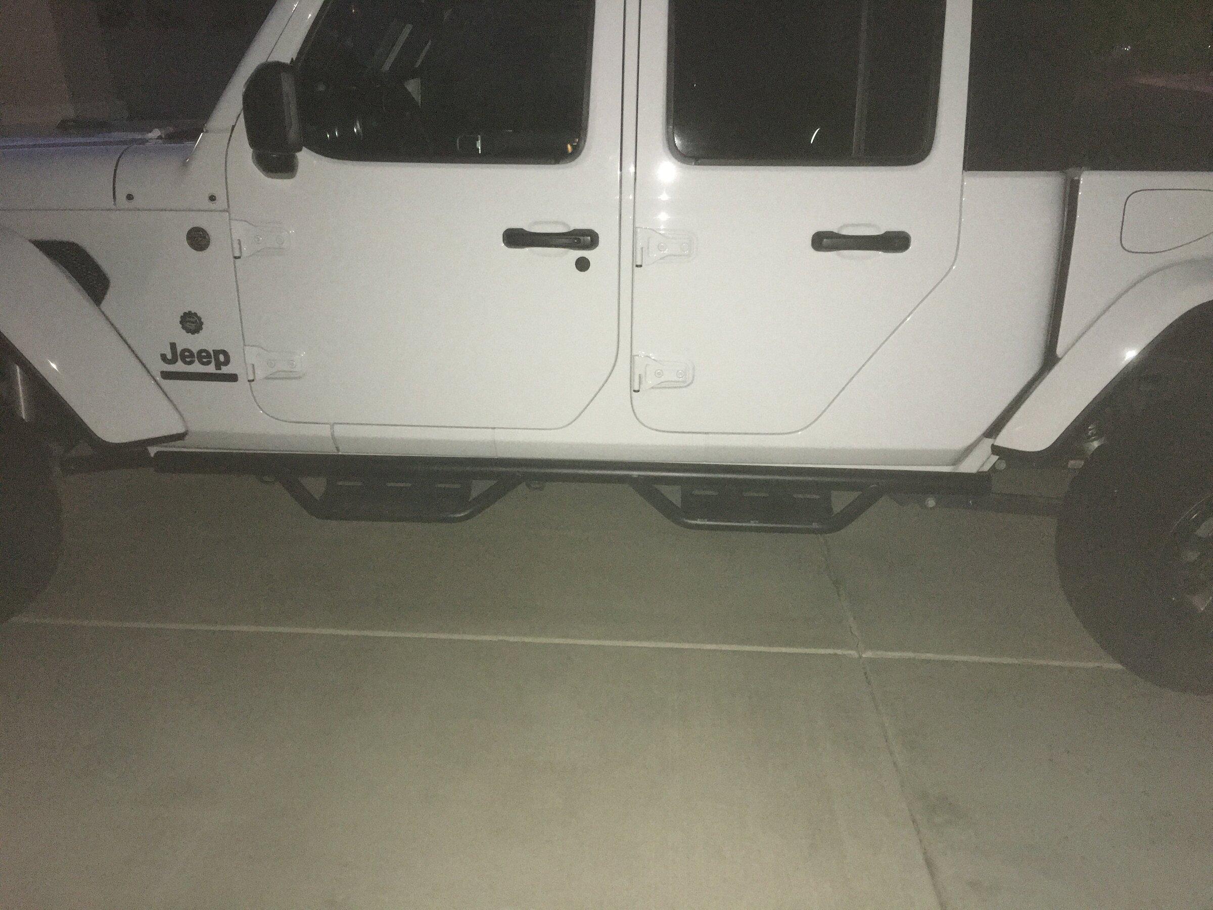 Jeep Gladiator N-fab steps IMG_6216.JPG