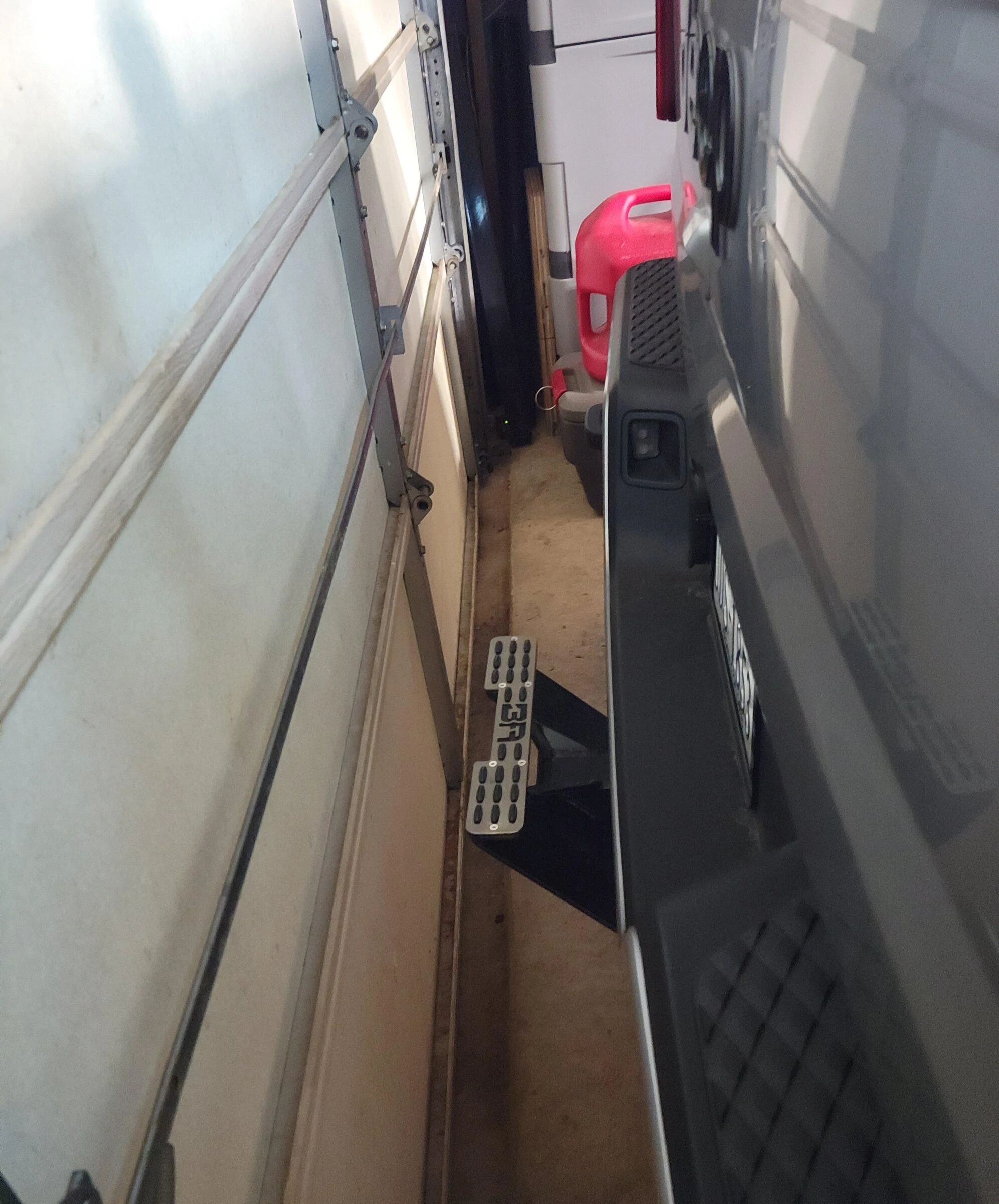 Jeep Gladiator Photo challenge.. Show me your Gladiator in your garage. Garage fit 1 Resized