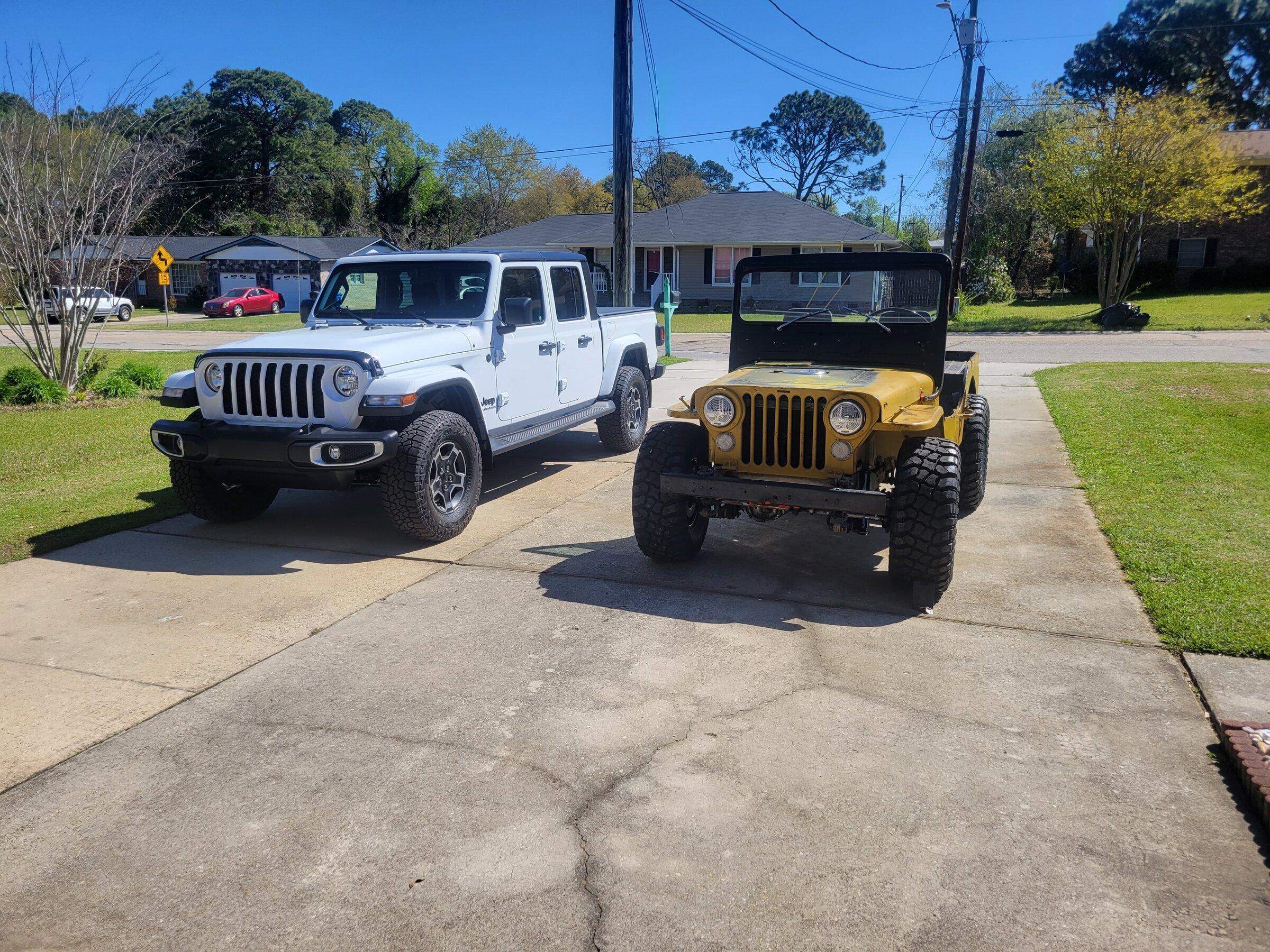 Jeep Gladiator Old and new. 20220410_105948