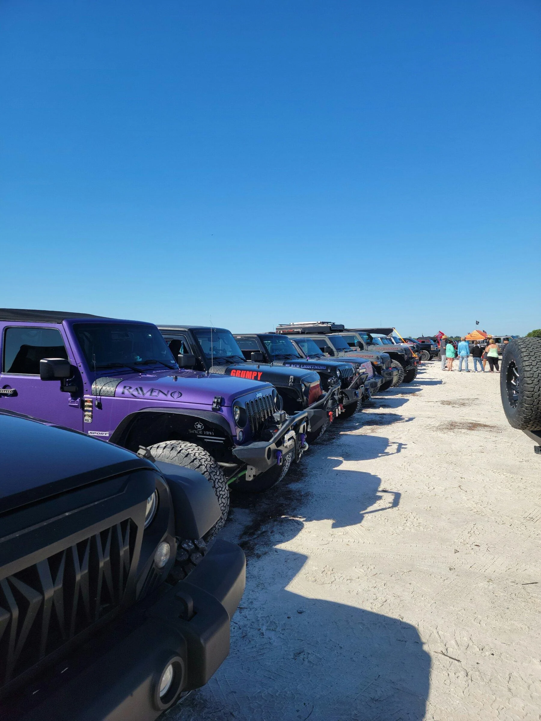Jeep Gladiator Jeeps Parking Next To Jeeps 20220410_101203