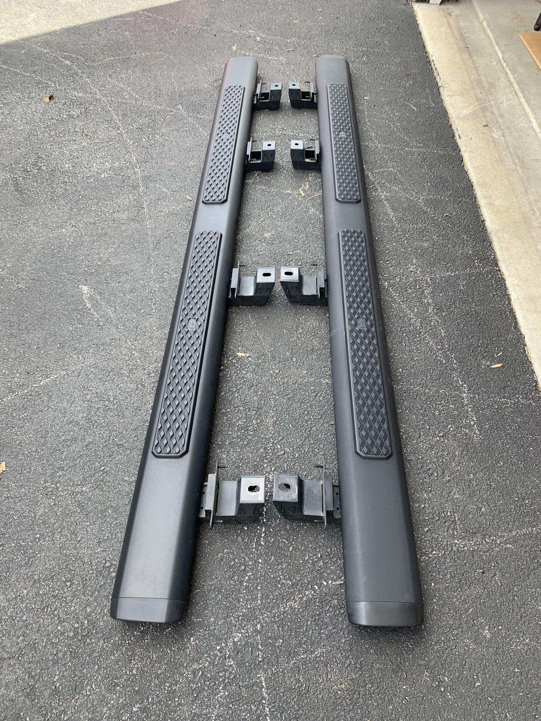 Jeep Gladiator Mopar Steps $150 B011F84D-63EE-4C5C-82DE-18F3A3389169