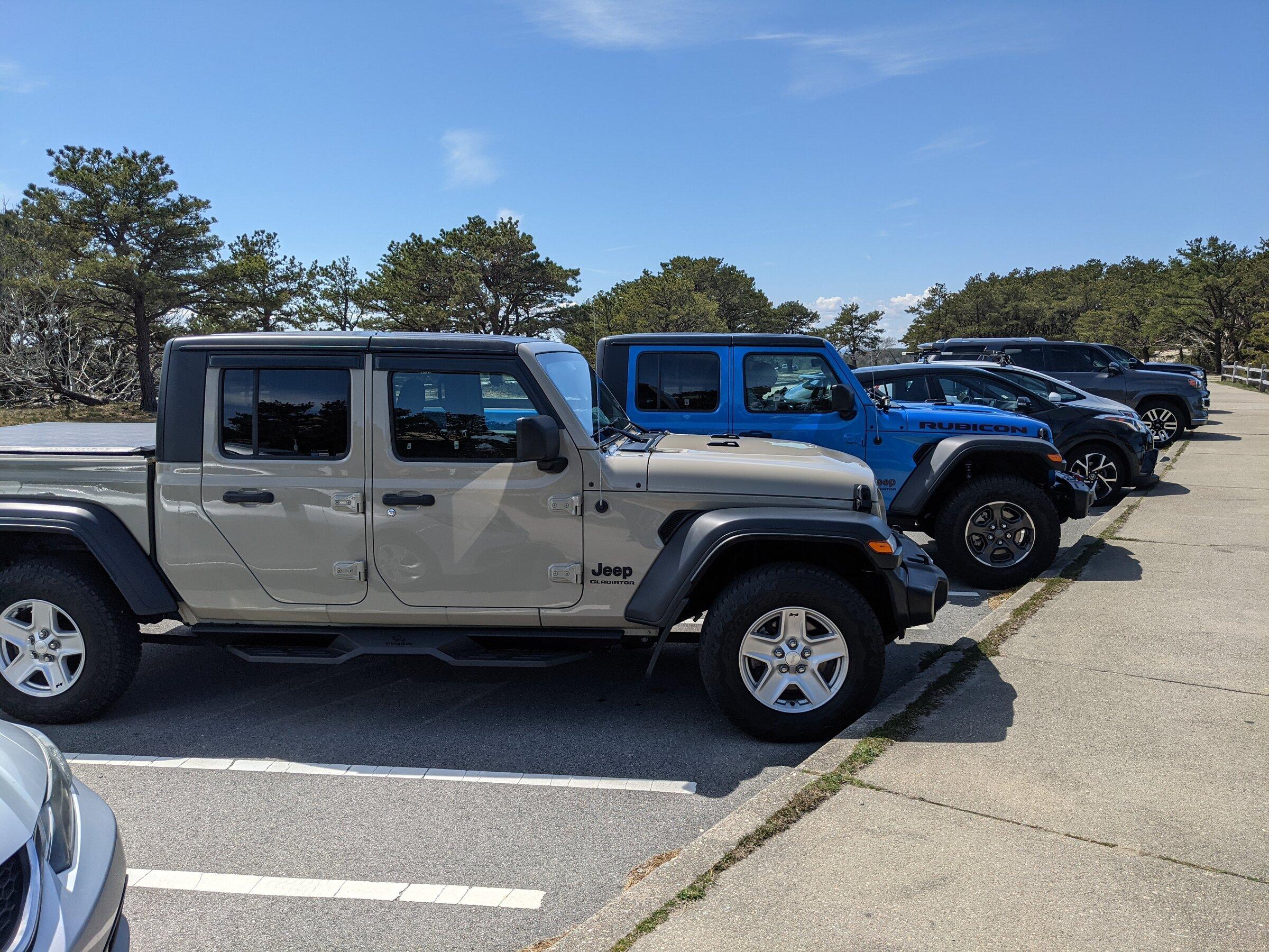 Jeep Gladiator Jeeps Parking Next To Jeeps PXL_20220410_160251507.MP