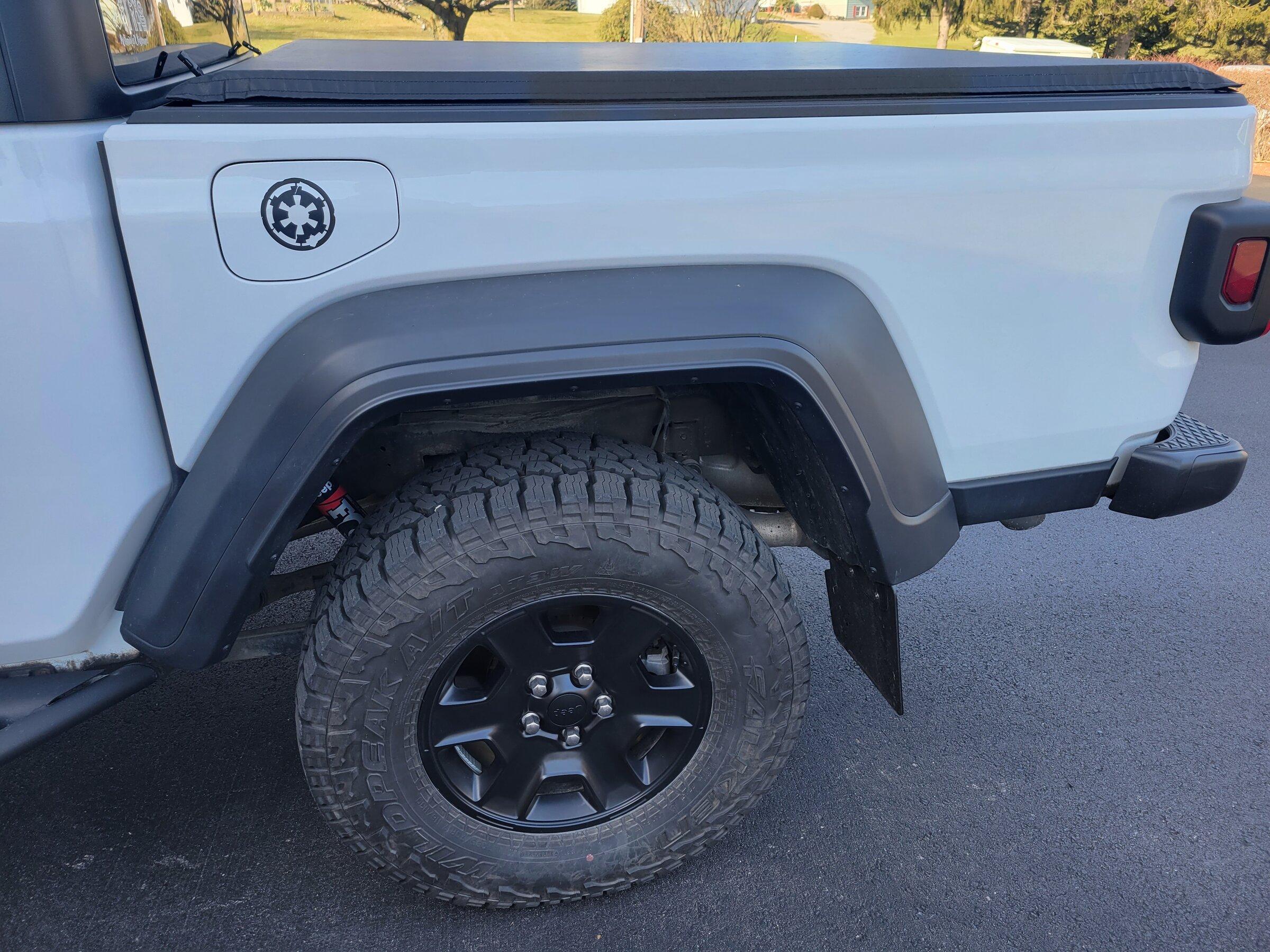 Jeep Gladiator Stickers and decal pics! 20220104_133115