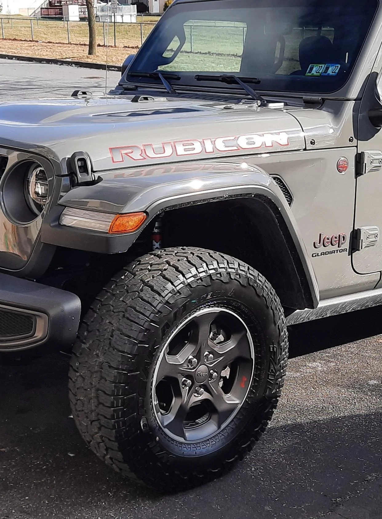 Jeep Gladiator Sting-Gray owner... show me your gray wheels 20220205_143043