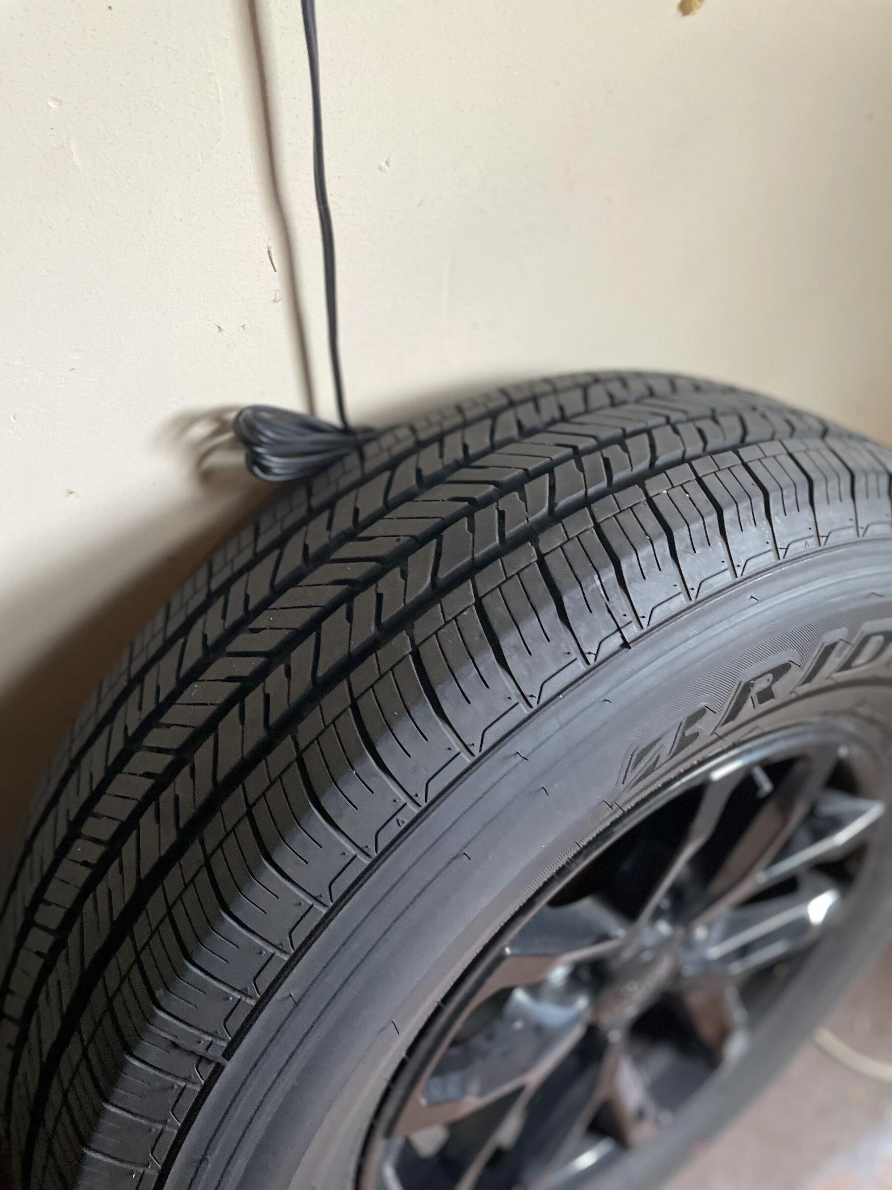 Jeep Gladiator 2021 sport S wheel and tire take offs for sale F1A99396-5D6B-42FD-AFC1-7A43B420C704