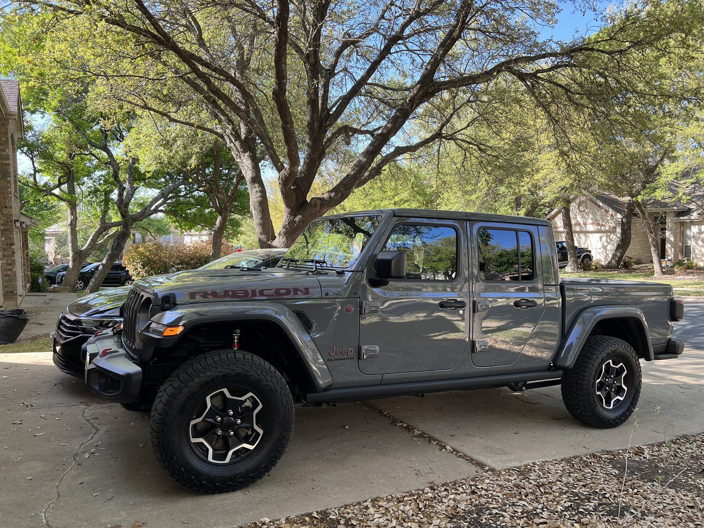 Jeep Gladiator STING GRAY Gladiator JT Club BF4DE798-3170-4B99-841E-C6BA62A38642