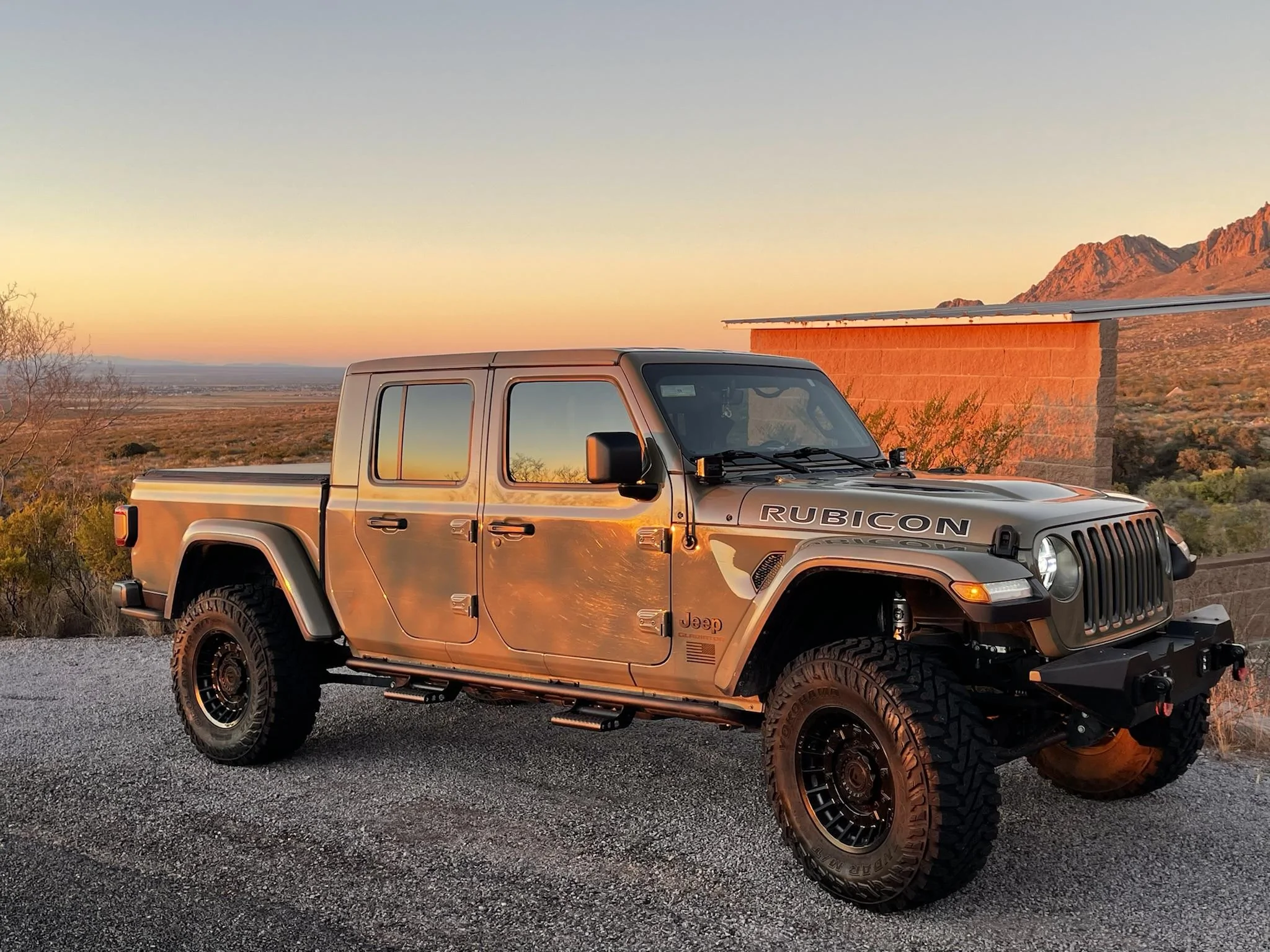 Jeep Gladiator Is Black done? Considering Satin Aluminum or Bronze on Gator JT F2626274-8827-44AF-A889-5987BC4688DA