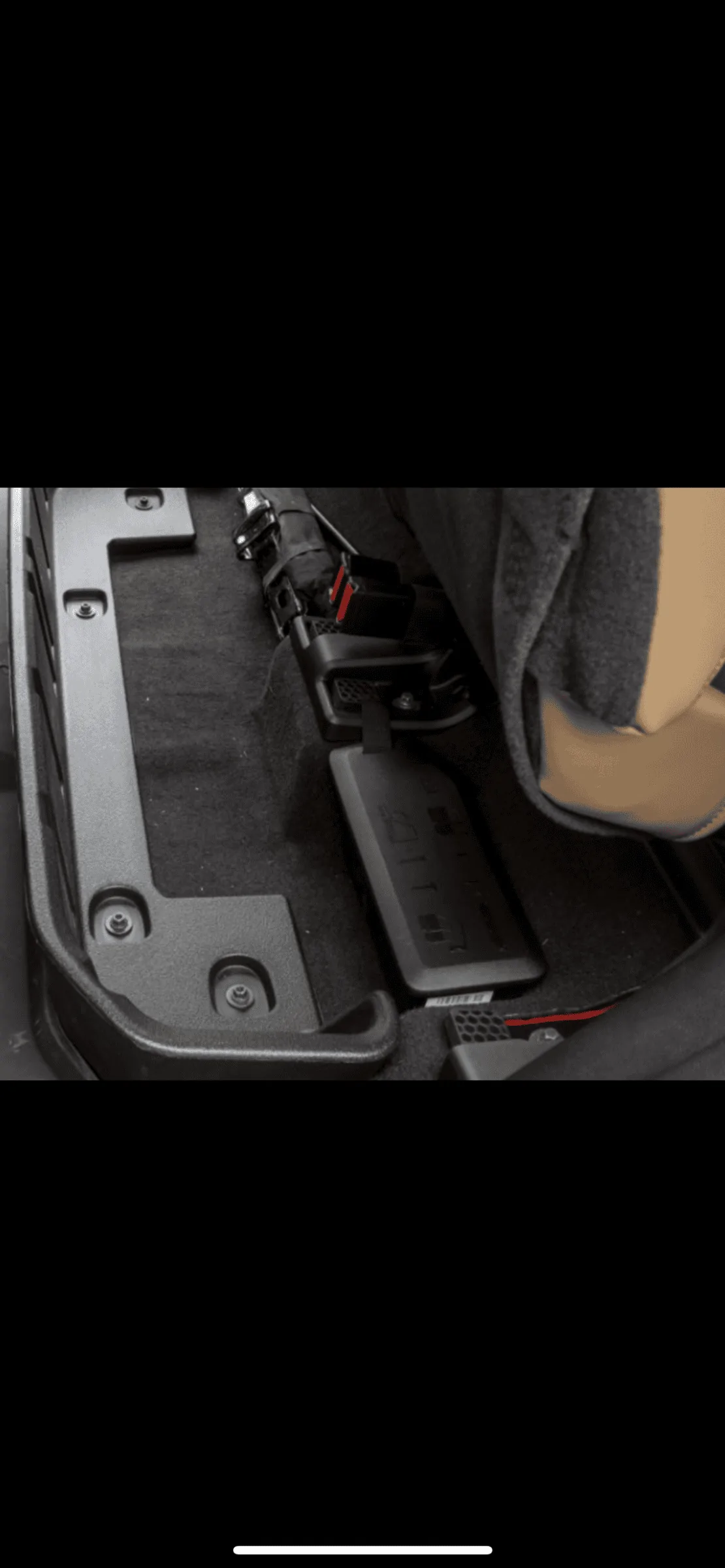Jeep Gladiator WTB rear under-seat storage divider A6111640-C438-404E-BEFD-ED3653CB5496