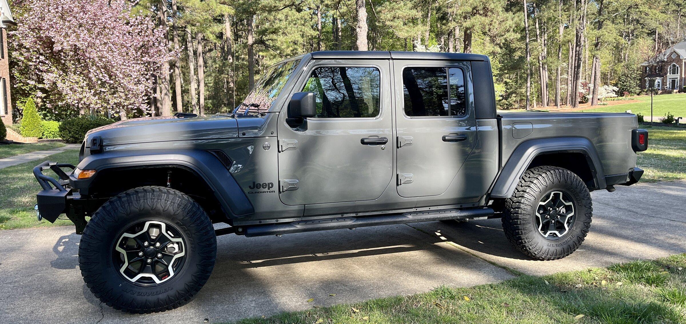 Jeep Gladiator STING GRAY Gladiator JT Club A7063CE2-F261-4F23-8C07-BEA45D55CBE9