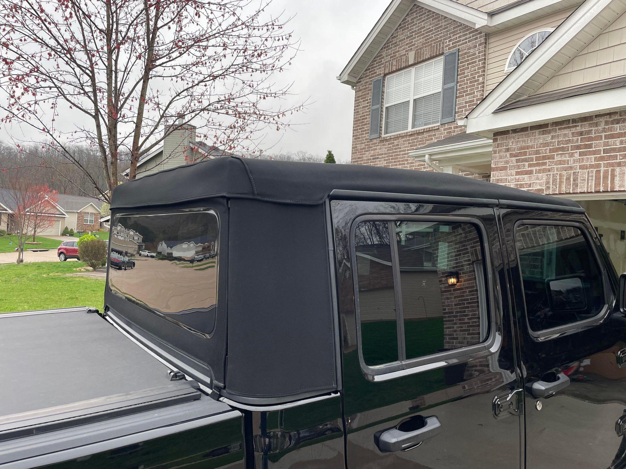 Jeep Gladiator Gladiator Premium Soft Top With tinted windows 277846252_523064002783309_4871070710136737672_n