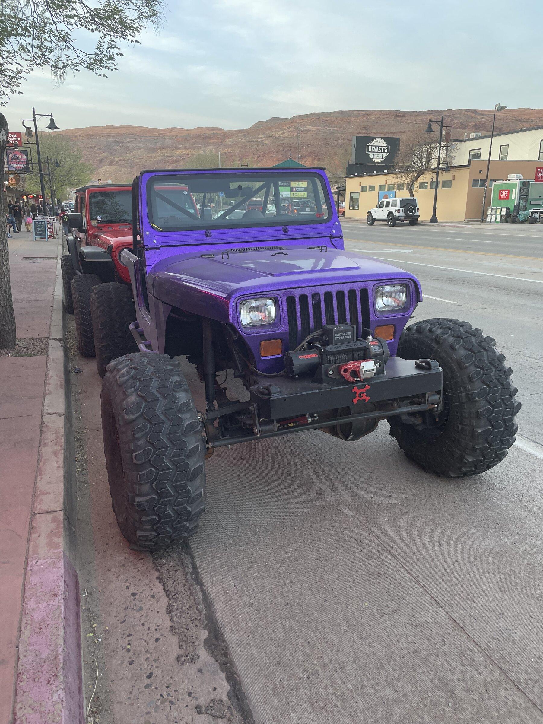Jeep Gladiator Sarge Green Cali in Bakersfield CA 01BA8F6D-DB51-4BE3-A1D9-E7BA6BAA5301