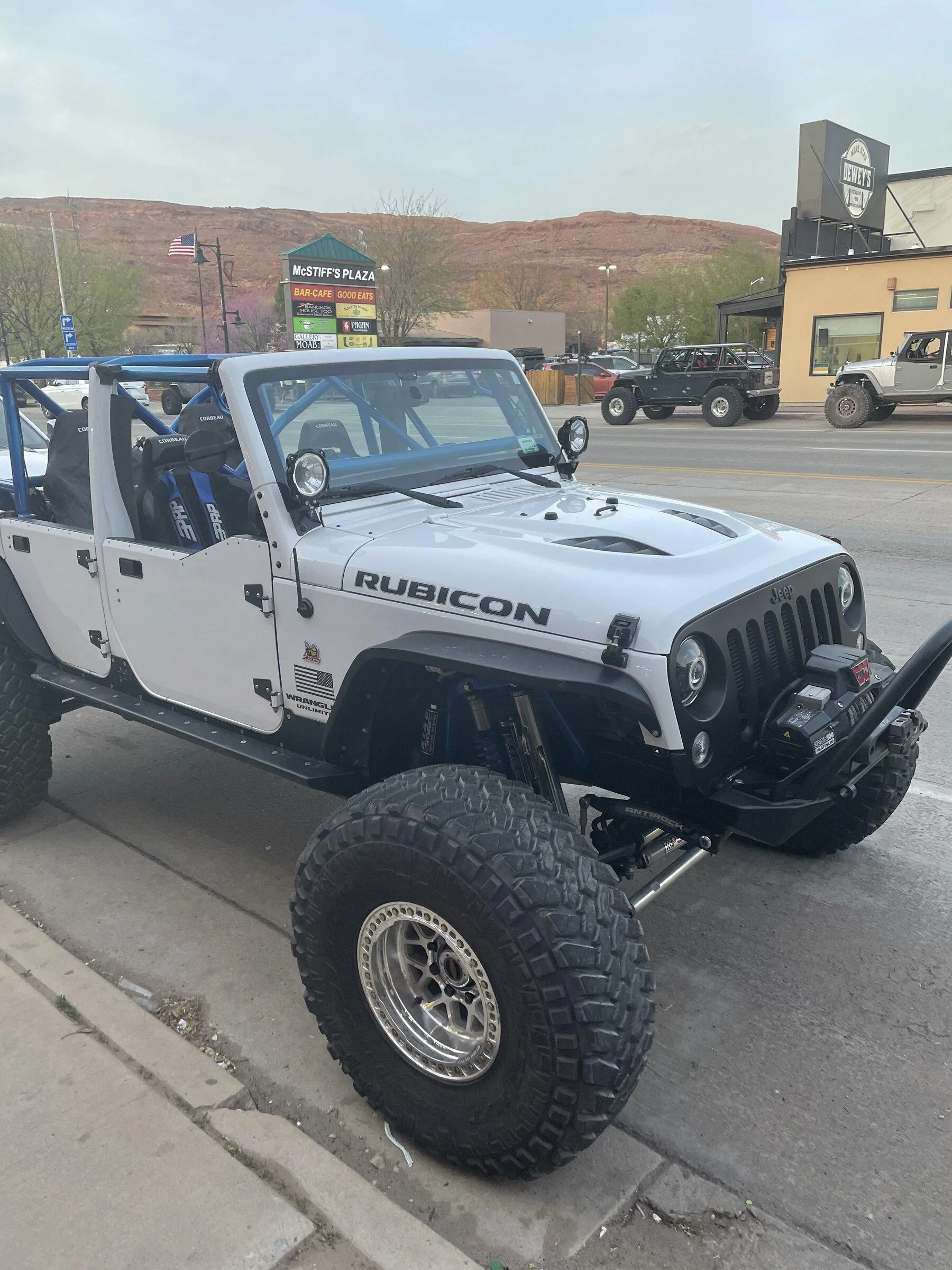 Jeep Gladiator Sarge Green Cali in Bakersfield CA 9CEF95A1-A4A0-4945-B20F-FC212E14B41C