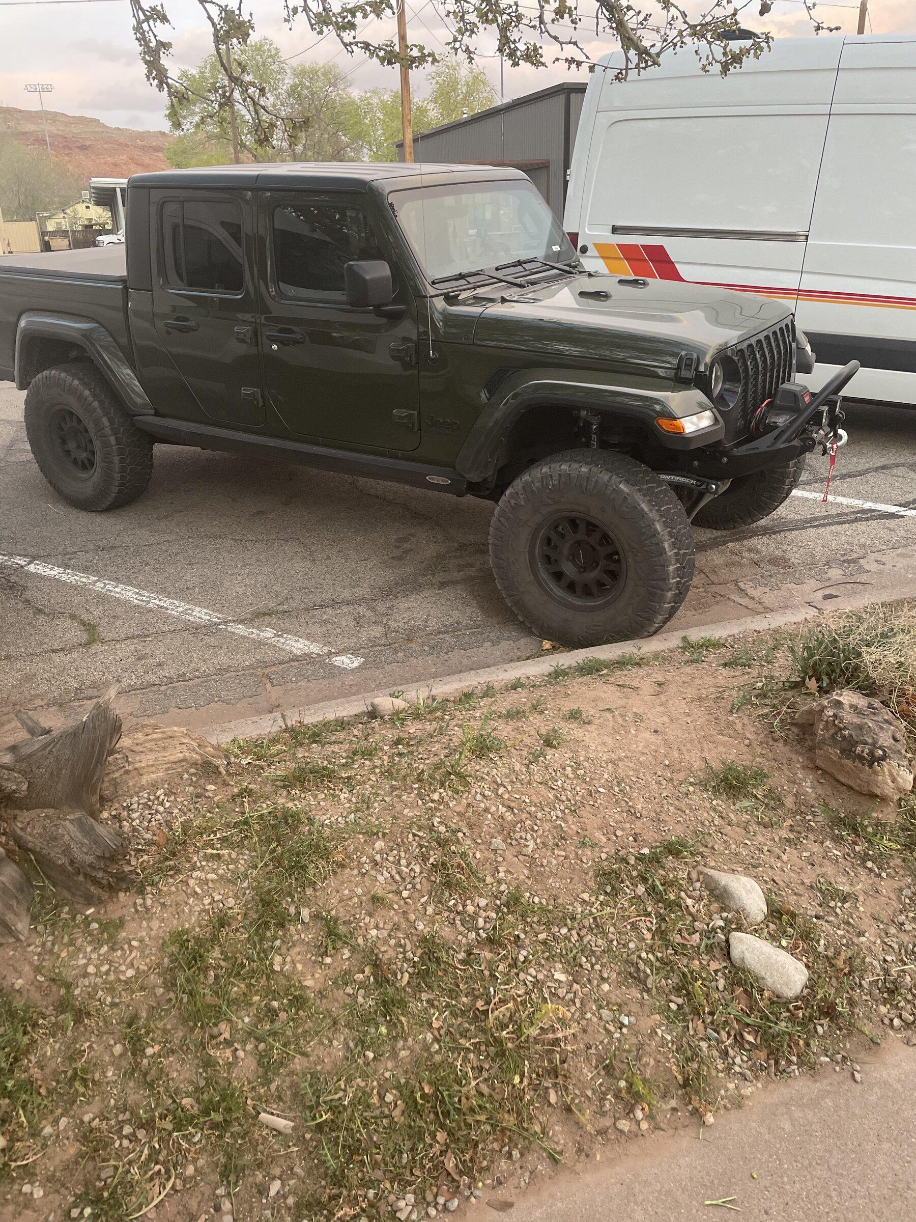 Jeep Gladiator Sarge Green Cali in Bakersfield CA 32FB4949-A06D-47FB-98A3-8CEAB164D228
