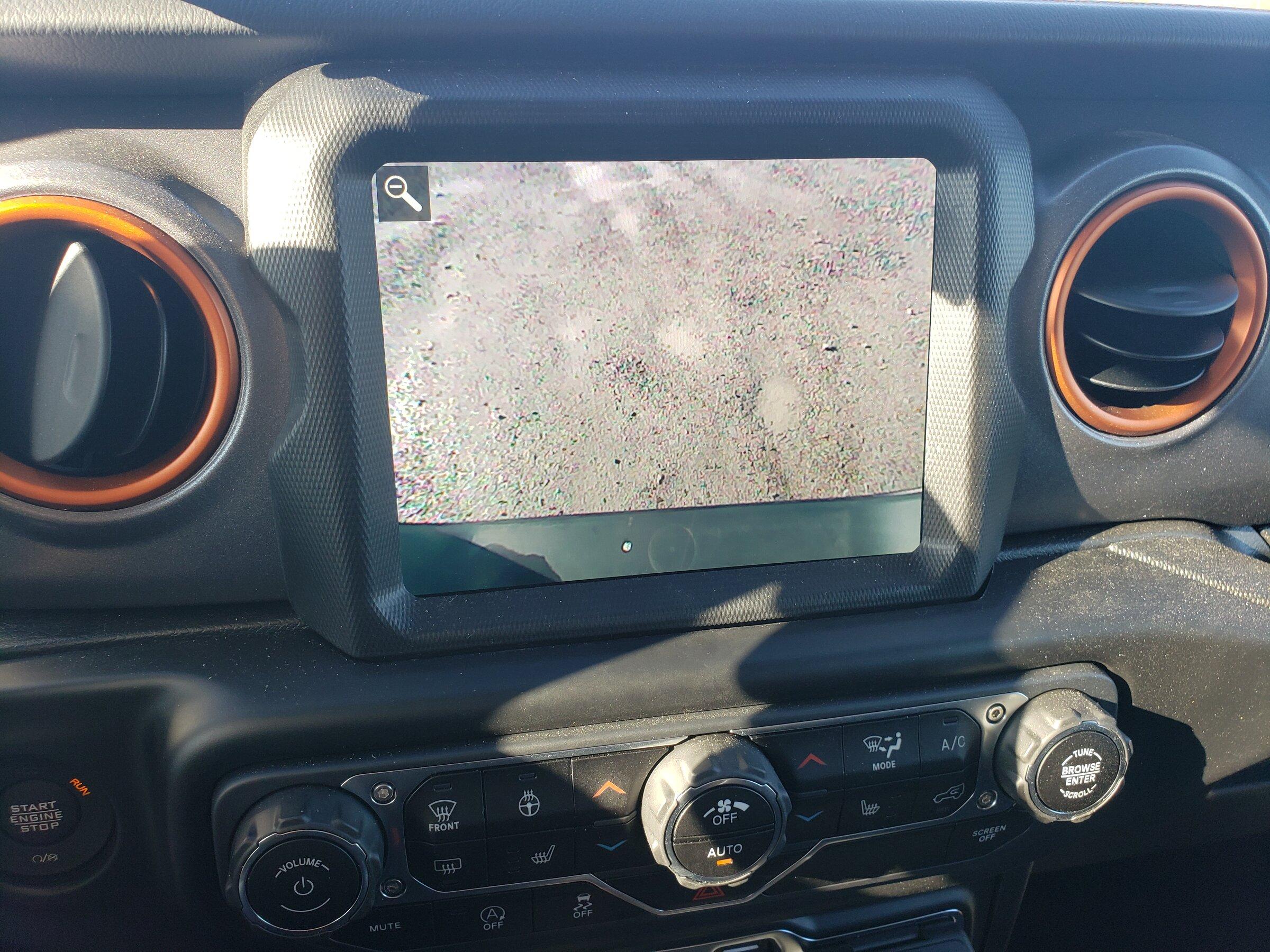 Jeep Gladiator Manual Transmission Trailer tow package... how i just learned i paid $645 for a hitch receiver and nothing else. 20220412_090839