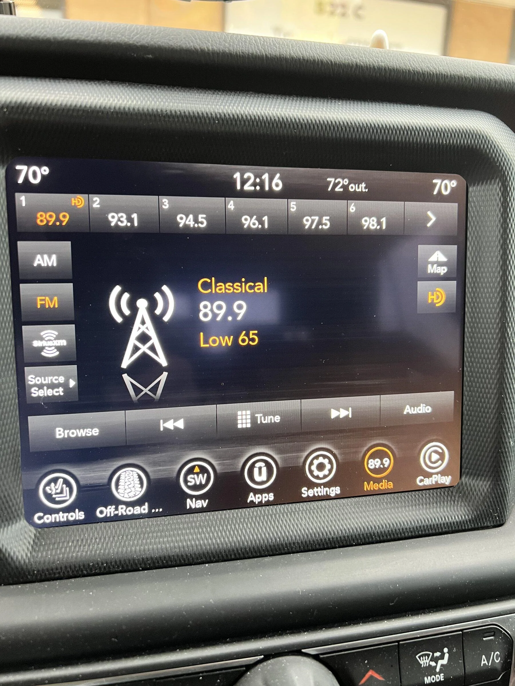 Jeep Gladiator Does my Gladiator have HD Radio? 4CEC20DA-5700-4093-848B-FE22A646753B